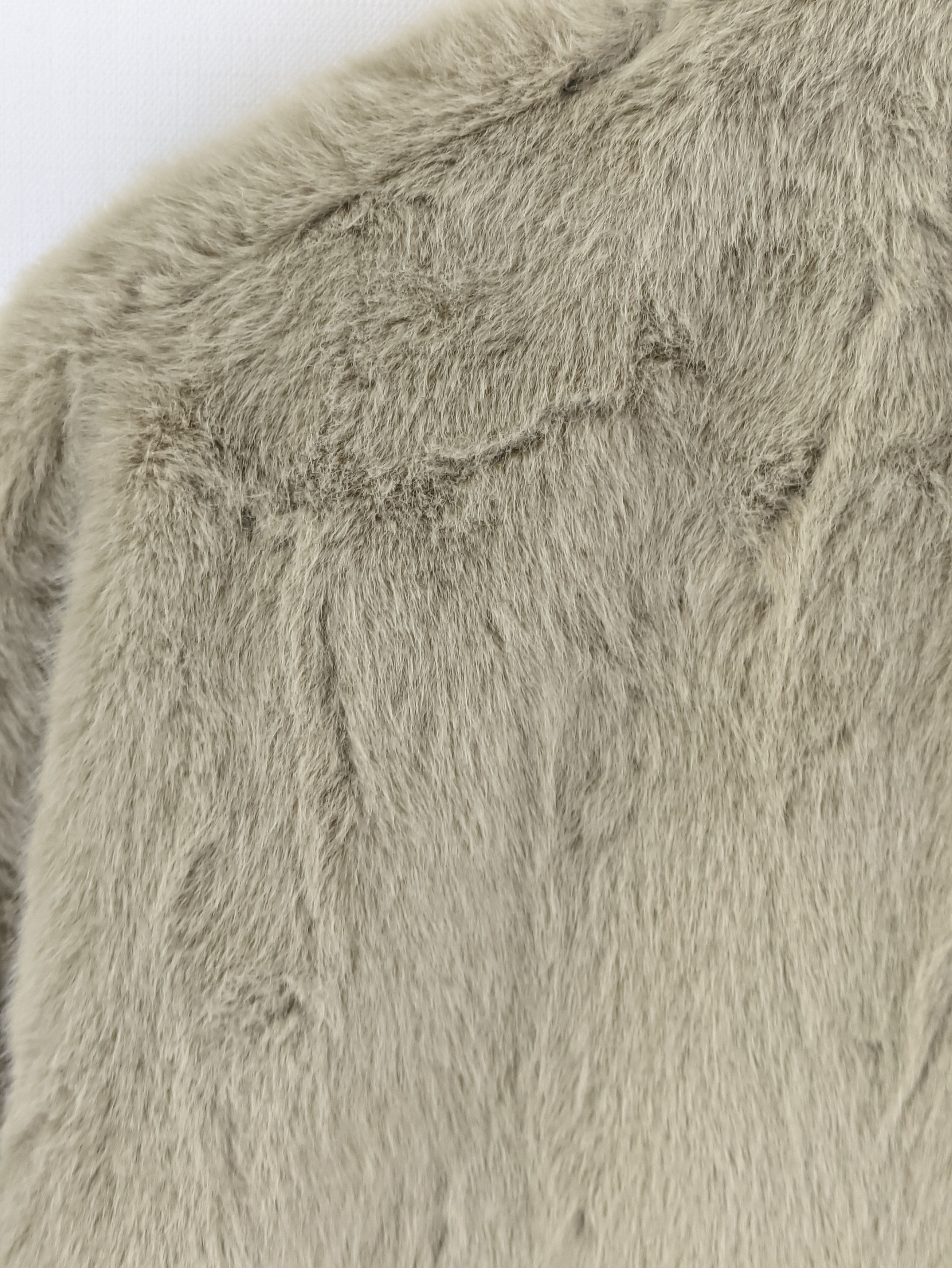 Japanese Brand Steals🔥Fraux Fur Cropped Cardigan by Uniqlo Size M / US 6-8 / IT 42-44 - 9 Thumbnail