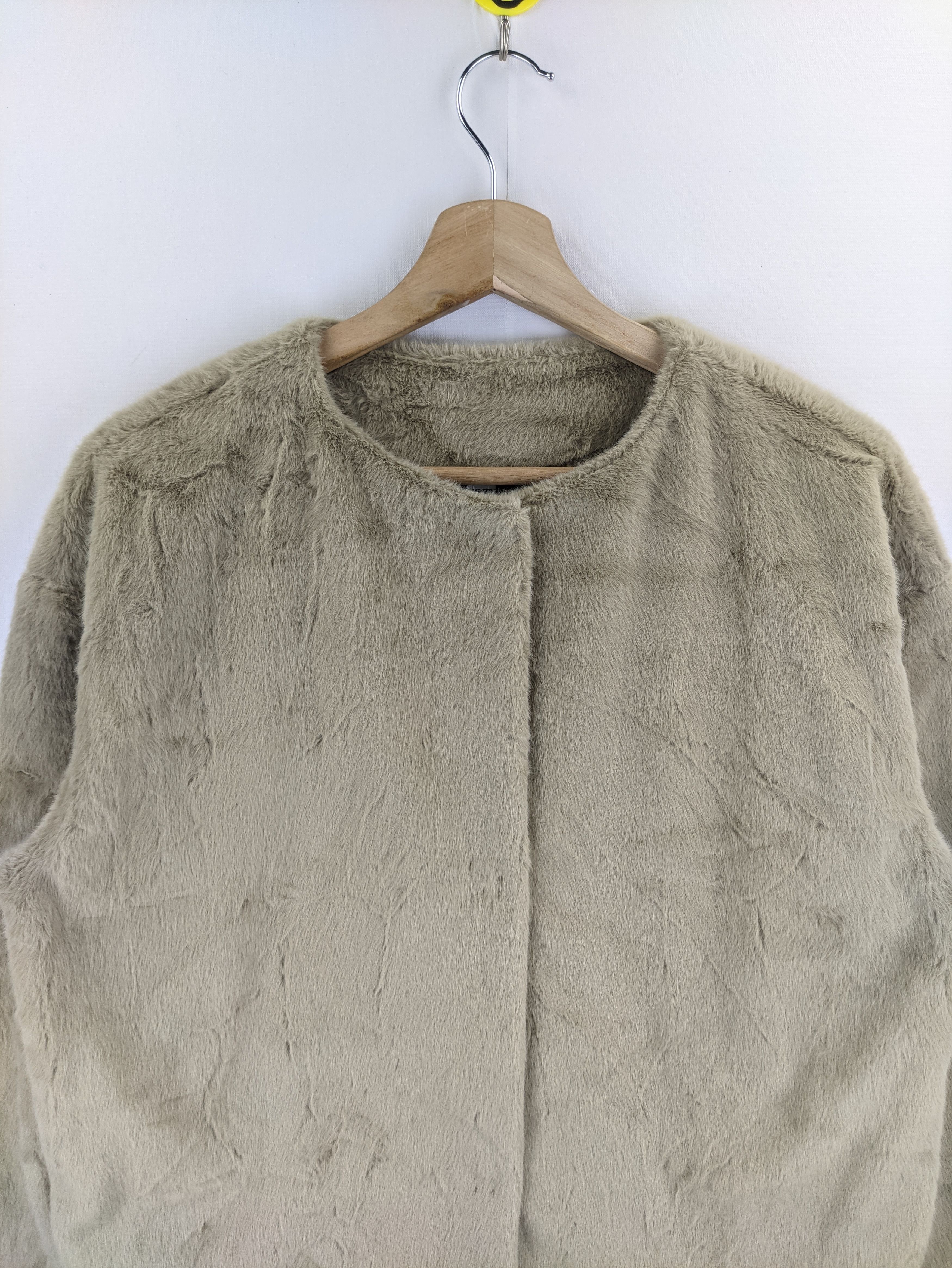 Japanese Brand Steals🔥Fraux Fur Cropped Cardigan by Uniqlo Size M / US 6-8 / IT 42-44 - 7 Thumbnail