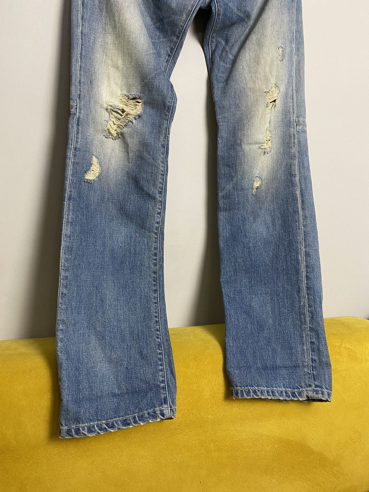 Faith Connexion Faith Connexion SLIM 6Pockets Avant Garde Distressed Denim Size US 33 - 11 Thumbnail