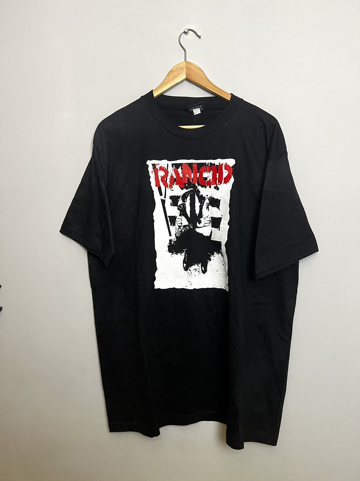 Band Tees Vintage 00s Rancid Indestructible Punk Band T Shirt XL Y2K Size US XL / EU 56 / 4 - 1 Thumbnail