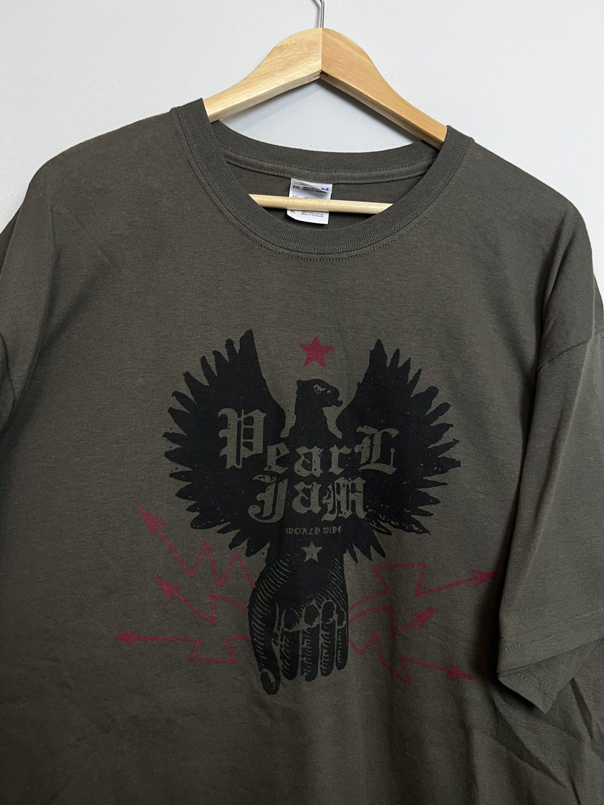 Band Tees 🔥Rare🔥Vintage 00s Pearl Jam Worldwide Grunge Band T Shirt Size US XL / EU 56 / 4 - 2 Thumbnail