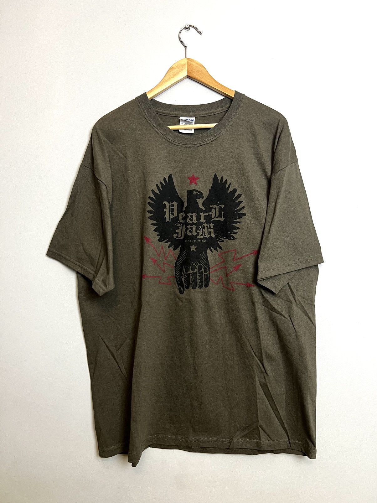 Band Tees 🔥Rare🔥Vintage 00s Pearl Jam Worldwide Grunge Band T Shirt Size US XL / EU 56 / 4 - 1 Thumbnail