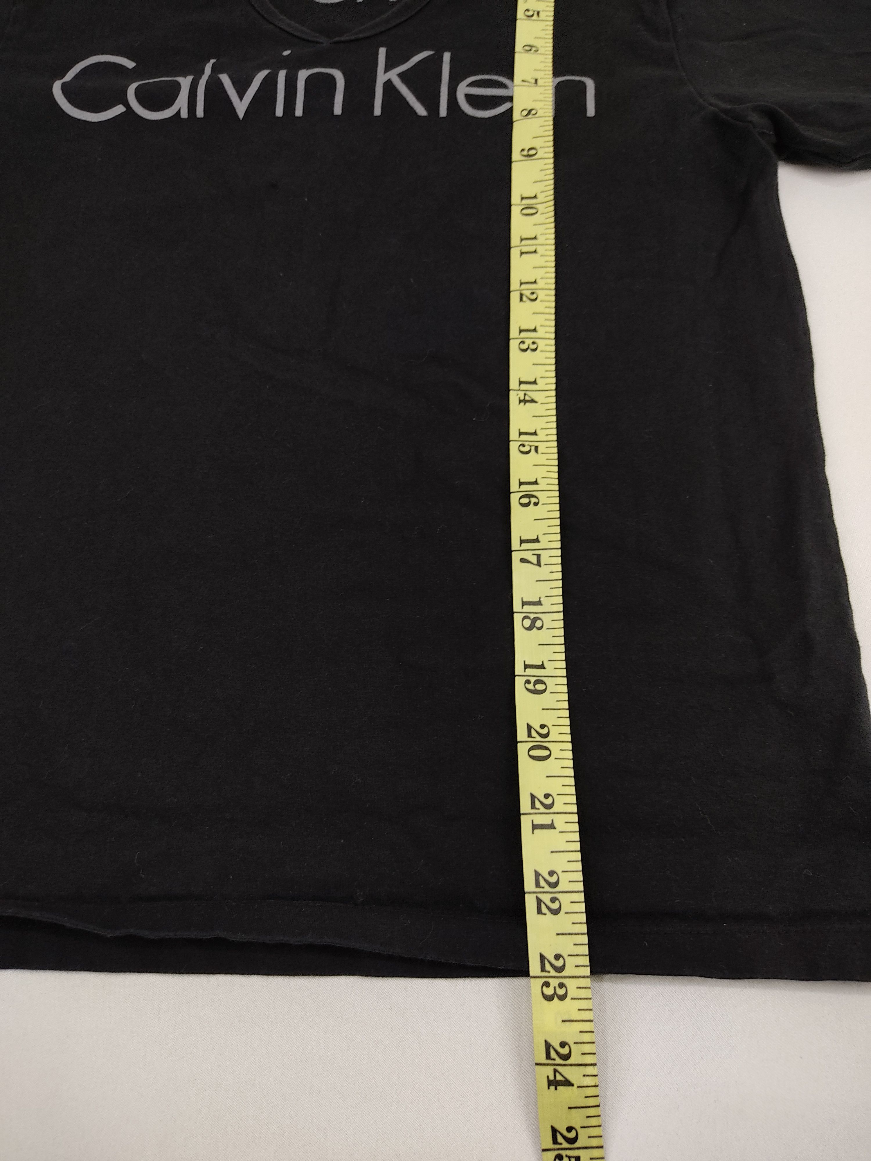 Calvin Klein Calvin Klein CK 5% Elasthan V Neck Tee Spell Out Logo Size US S / EU 44-46 / 1 - 6 Thumbnail