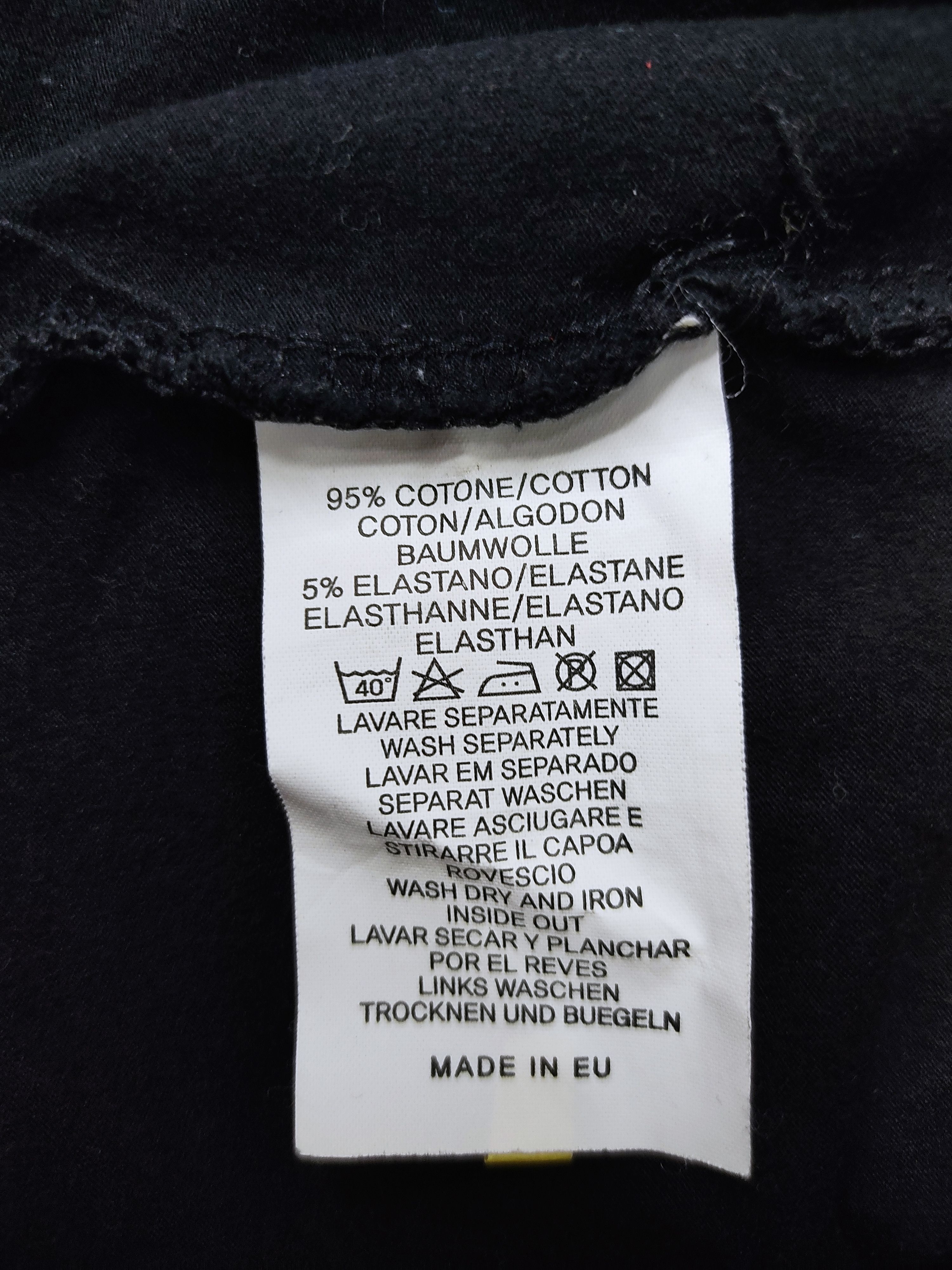 Calvin Klein Calvin Klein CK 5% Elasthan V Neck Tee Spell Out Logo Size US S / EU 44-46 / 1 - 3 Thumbnail