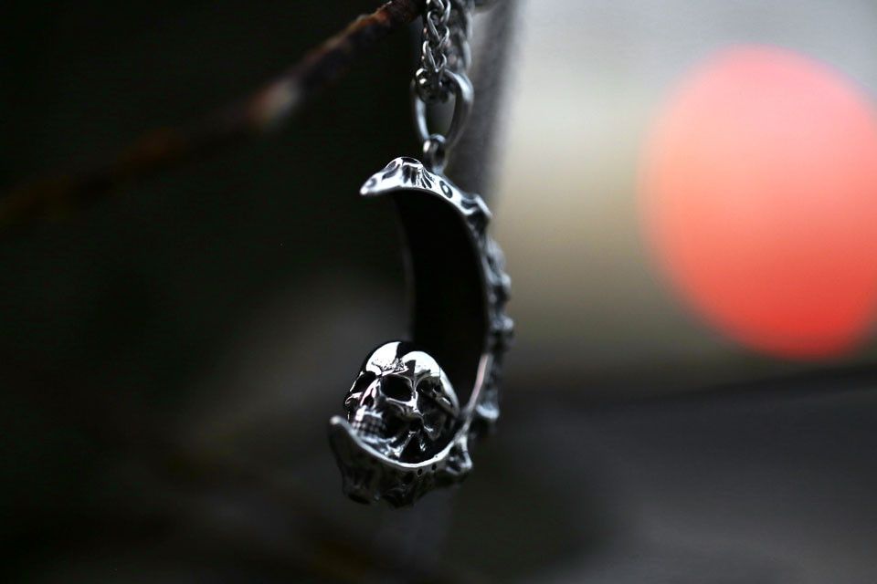 Jewelry Moon Face Skull Pendant Necklace Size ONE SIZE - 3 Thumbnail