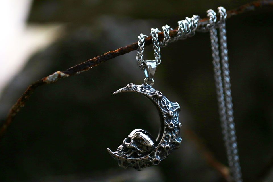 Jewelry Moon Face Skull Pendant Necklace Size ONE SIZE - 4 Thumbnail