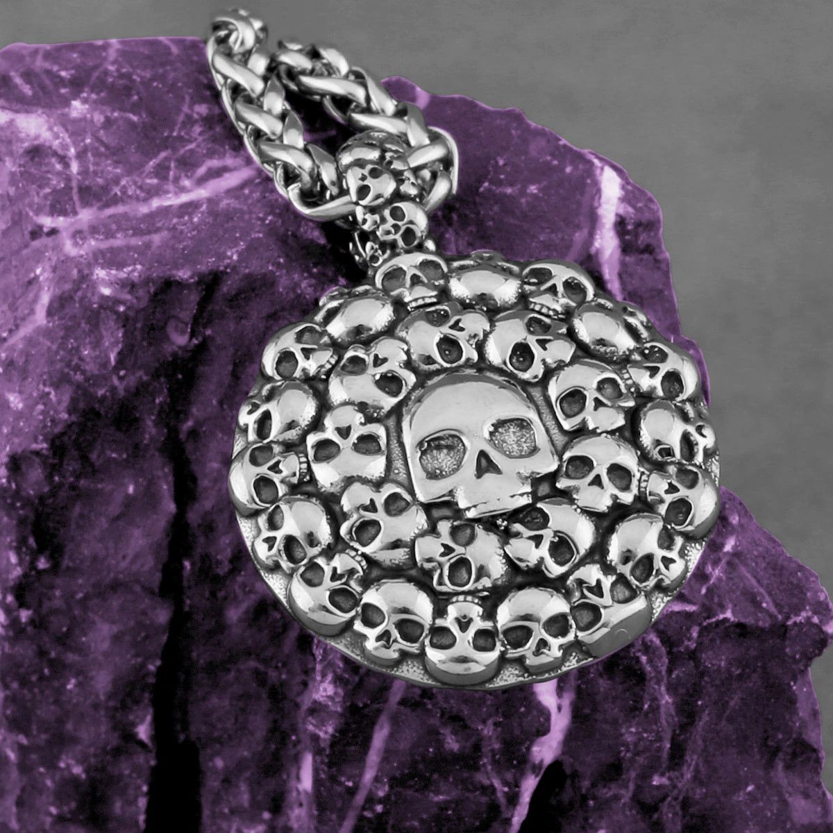 Jewelry Classic Disc Skull Necklace Size ONE SIZE - 3 Thumbnail