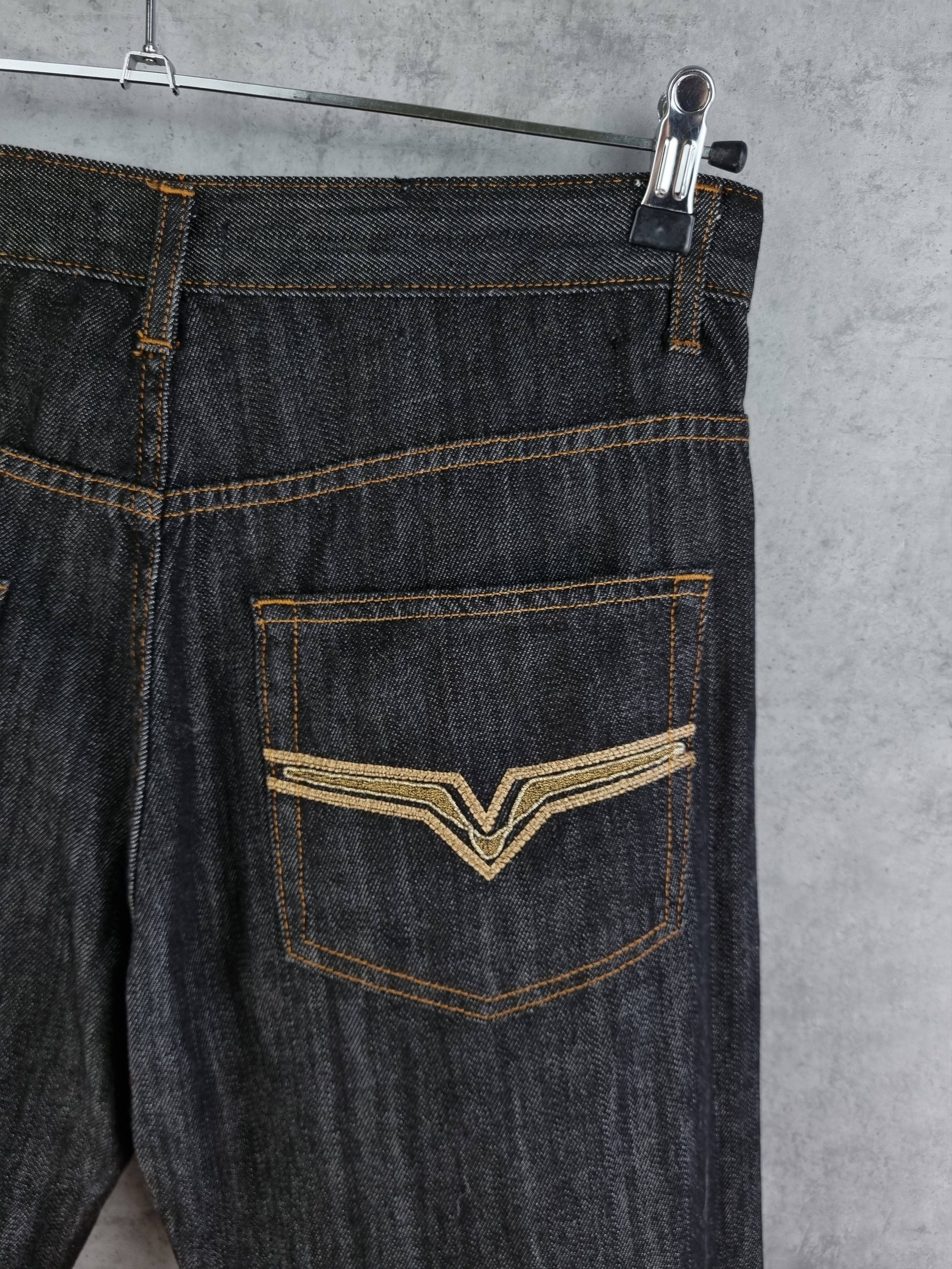 Versace × Versace Jeans Couture Versace Gold Embroidery Swarovski Emblem Denim Jeans Size US 32 / EU 48 - 7 Thumbnail