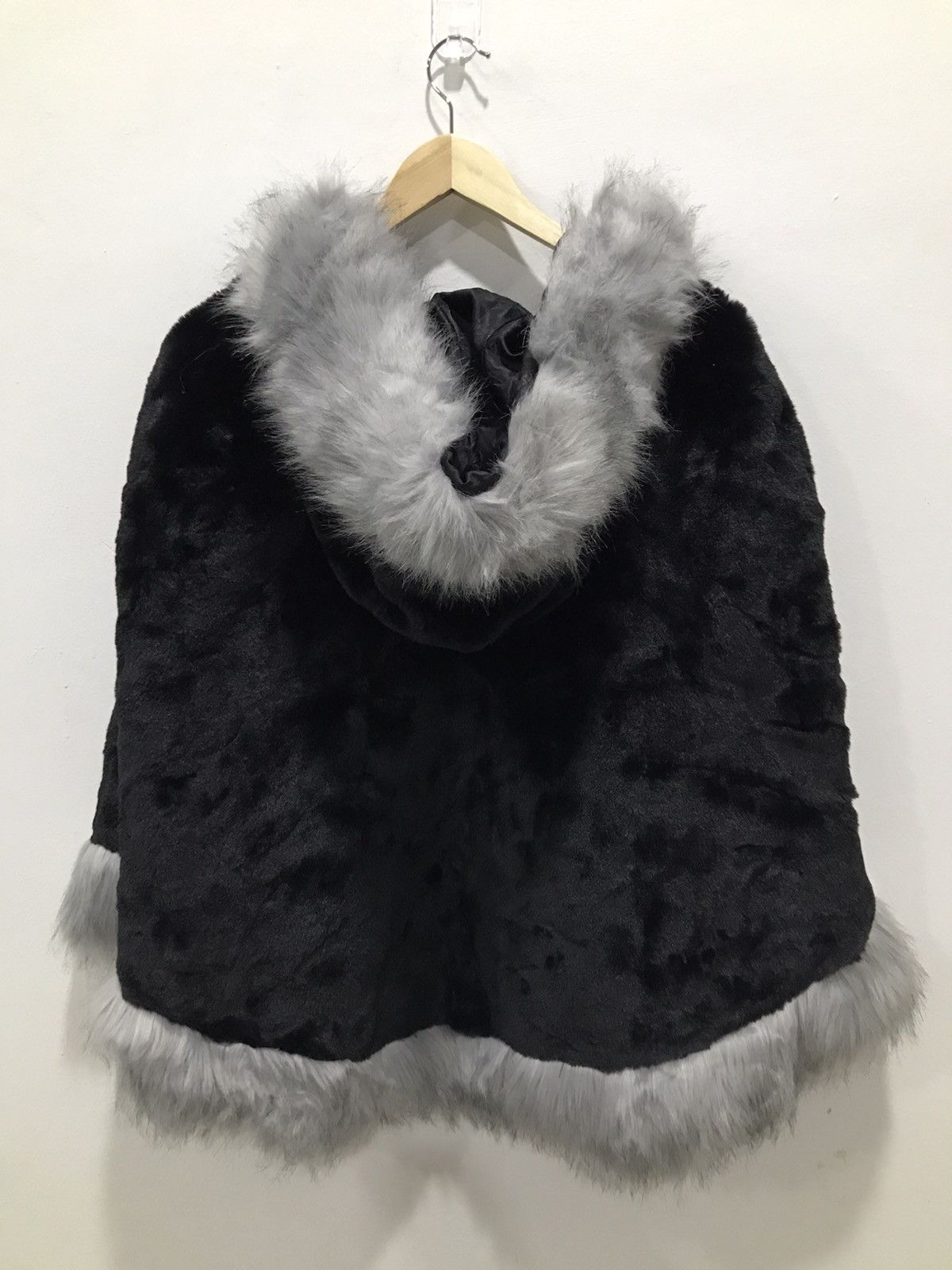 Japanese Brand Domiirige fur cloaks & capes Size US M / EU 48-50 / 2 - 6 Thumbnail