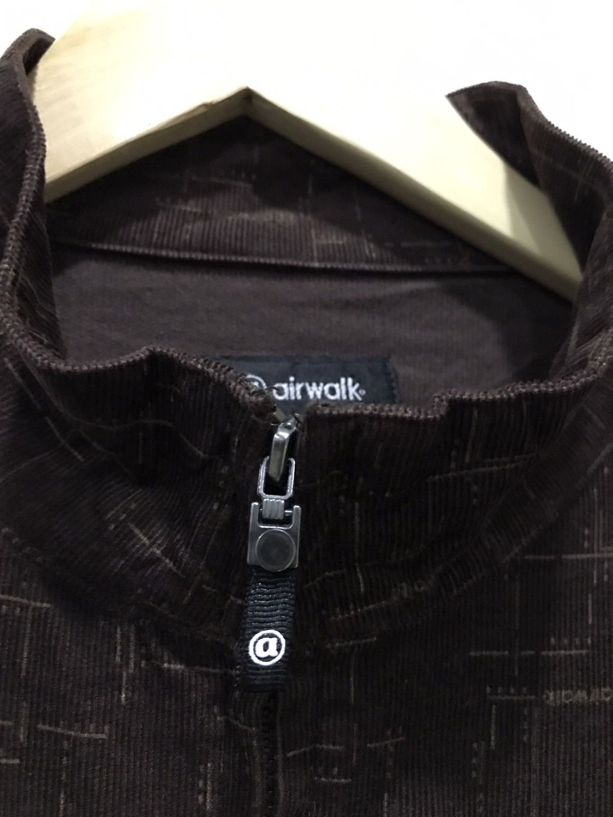 Airwalk Airwalk overprint corduroy zipper shirt Size US M / EU 48-50 / 2 - 5 Thumbnail