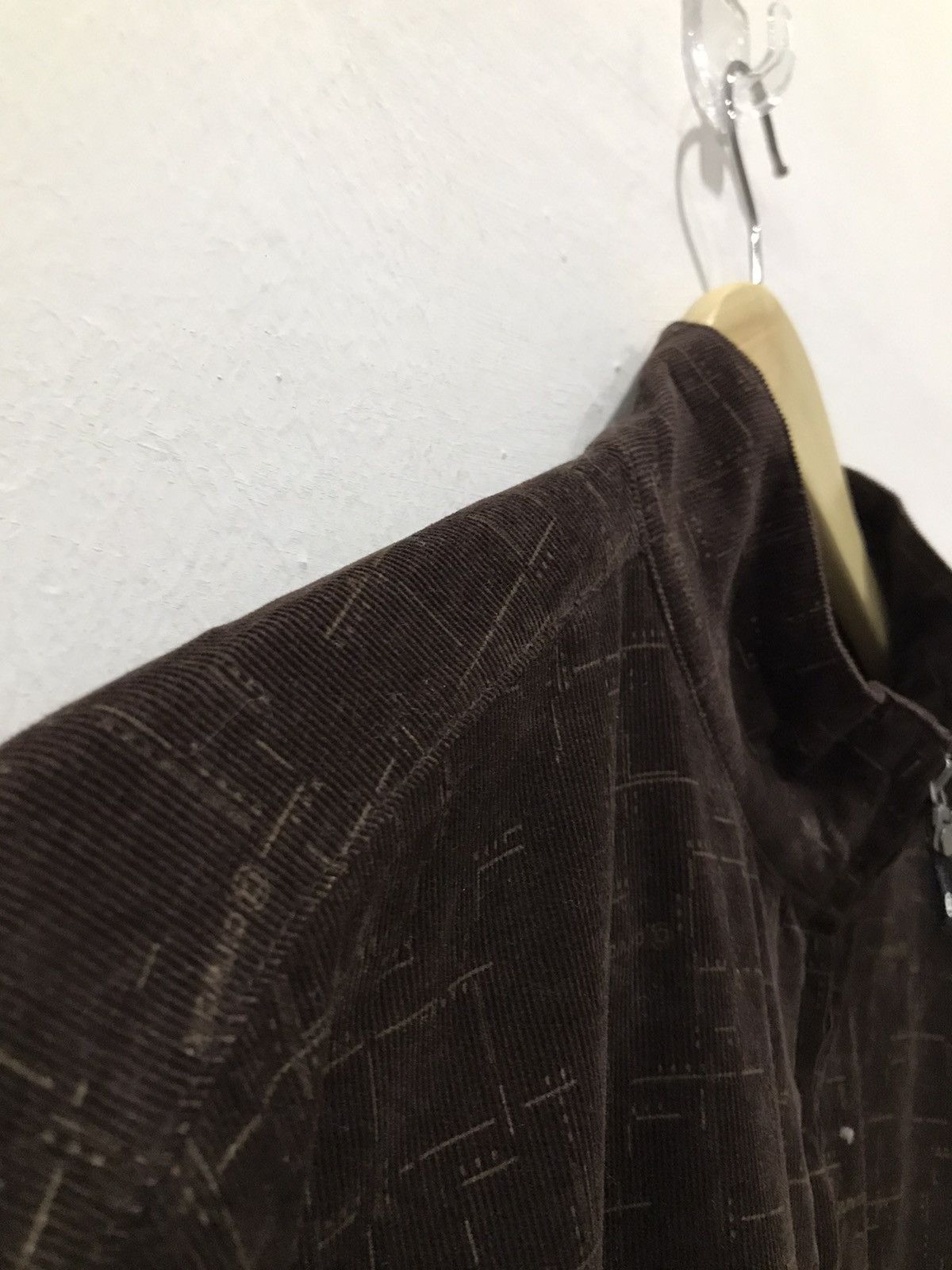 Airwalk Airwalk overprint corduroy zipper shirt Size US M / EU 48-50 / 2 - 7 Thumbnail