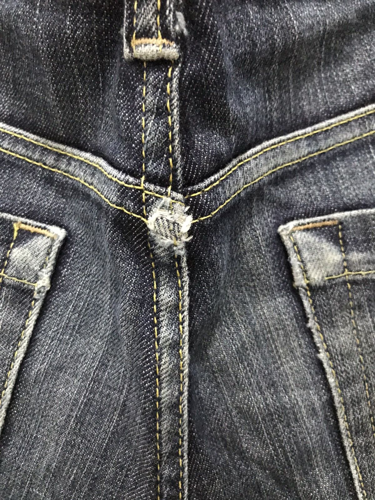 Japanese Brand Uniqlo Skinny Fit faded denim Jeans Size US 33 - 10 Thumbnail