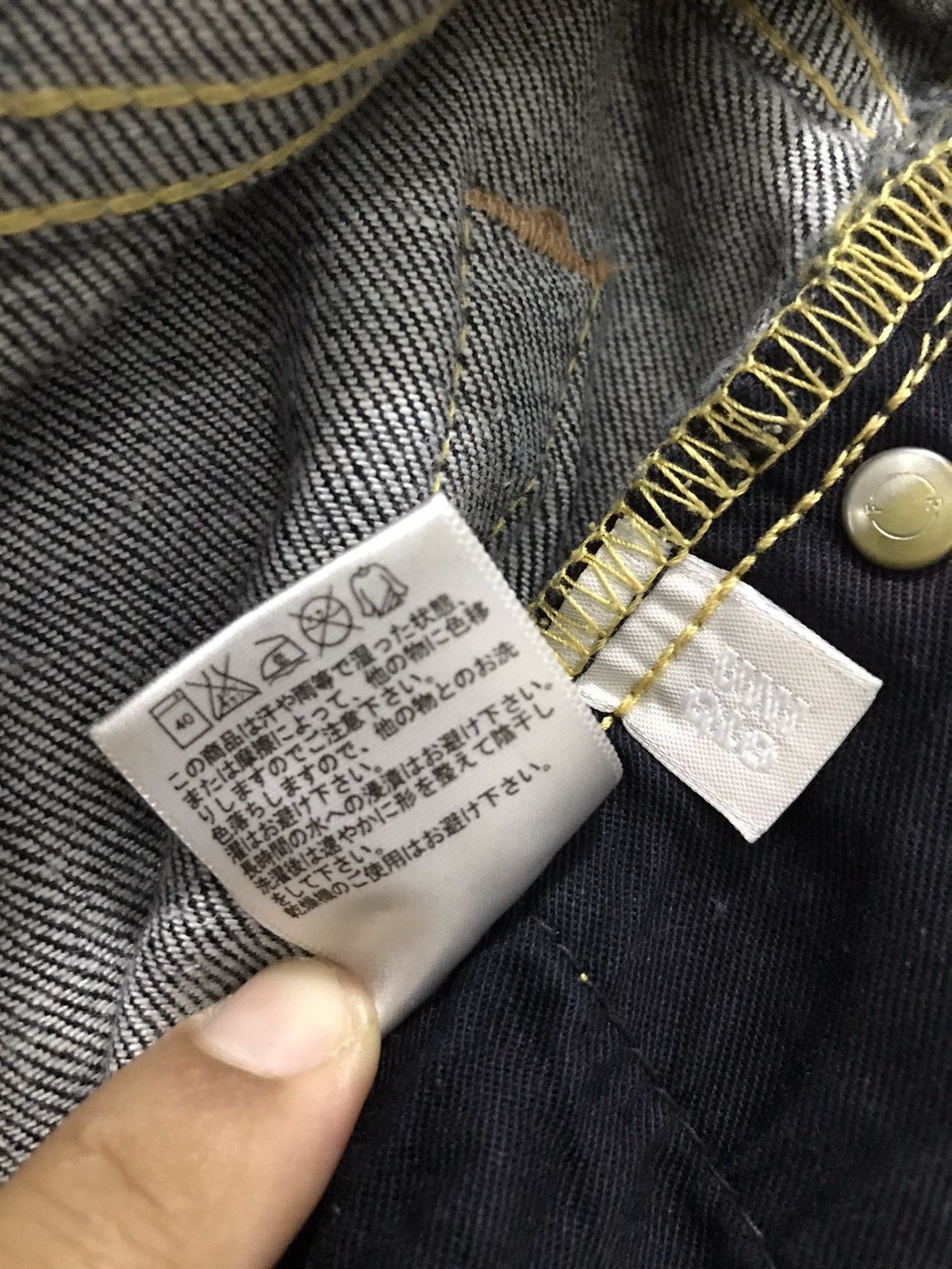 Japanese Brand Uniqlo Skinny Fit faded denim Jeans Size US 33 - 15 Thumbnail