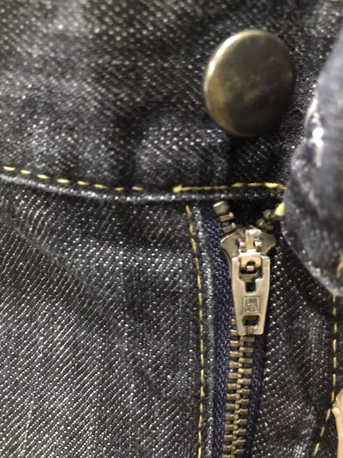 Japanese Brand Uniqlo Skinny Fit faded denim Jeans Size US 33 - 11 Thumbnail