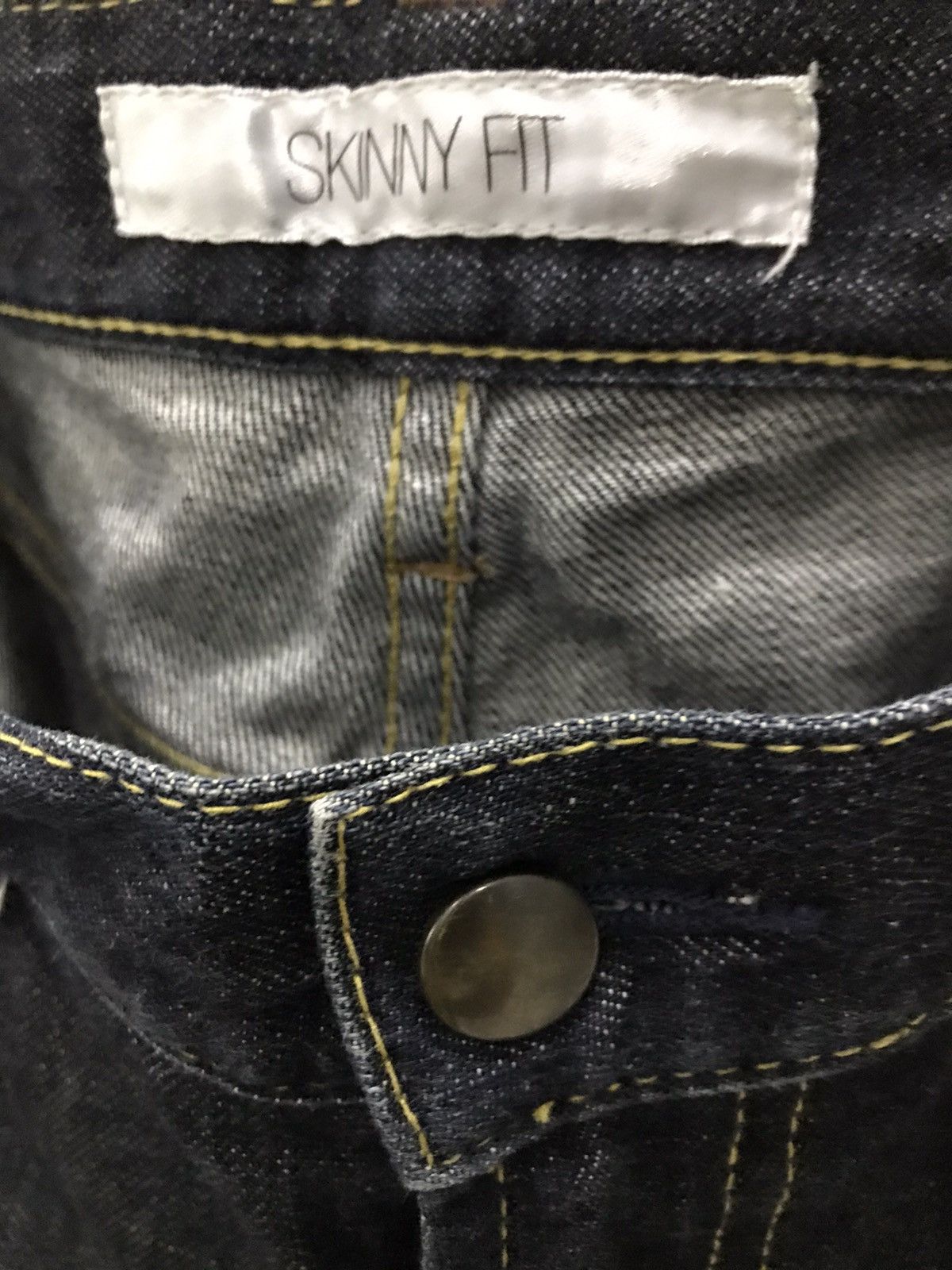 Japanese Brand Uniqlo Skinny Fit faded denim Jeans Size US 33 - 6 Thumbnail