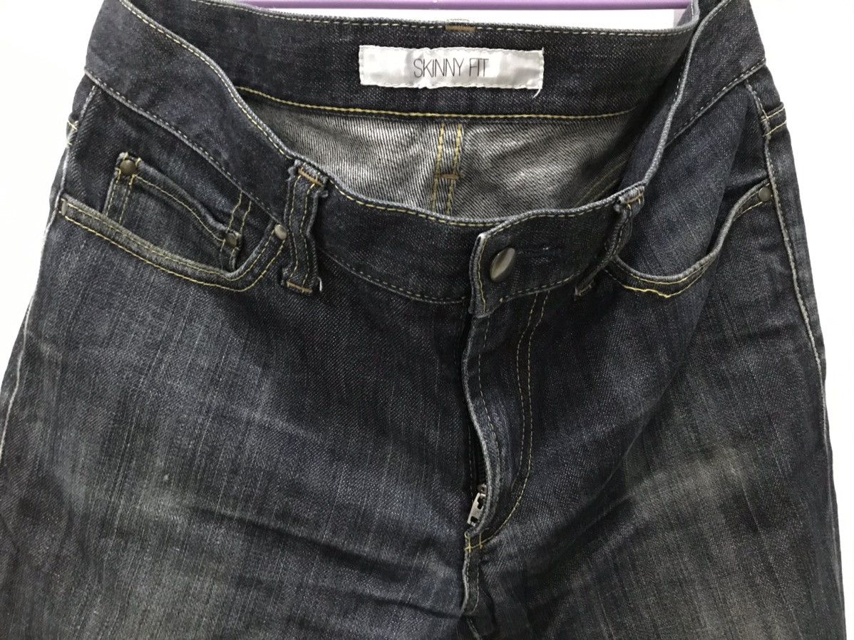 Japanese Brand Uniqlo Skinny Fit faded denim Jeans Size US 33 - 4 Thumbnail