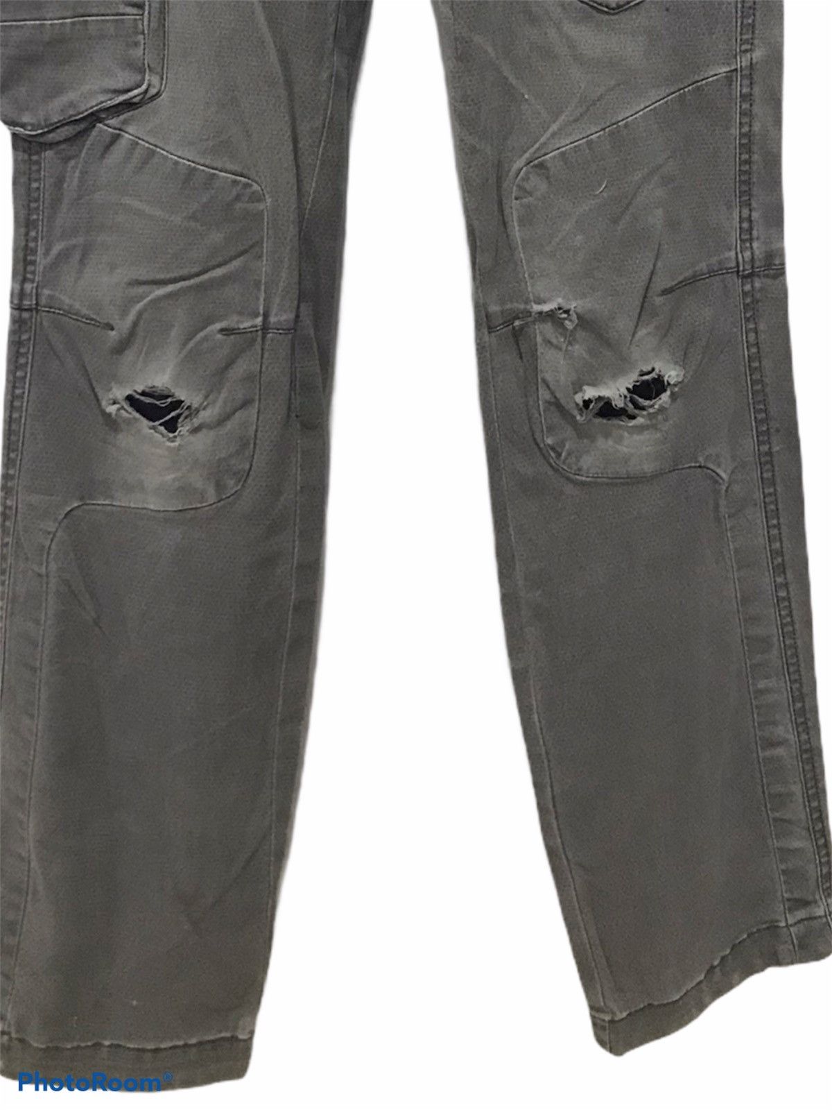 Japanese Brand IZ7250 Faded distressed Cargo Multipocket pants Size US 29 - 3 Thumbnail