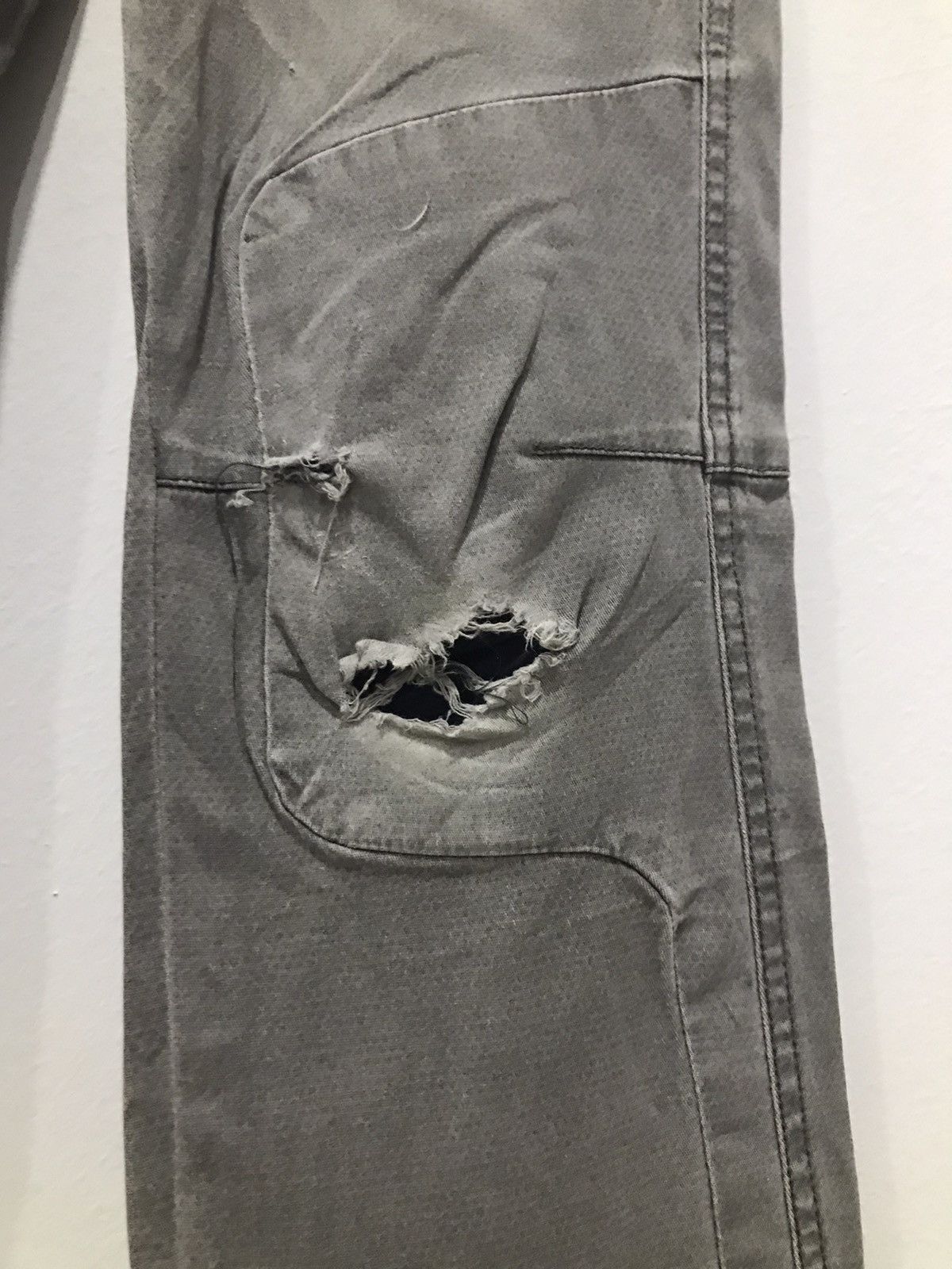 Japanese Brand IZ7250 Faded distressed Cargo Multipocket pants Size US 29 - 5 Thumbnail