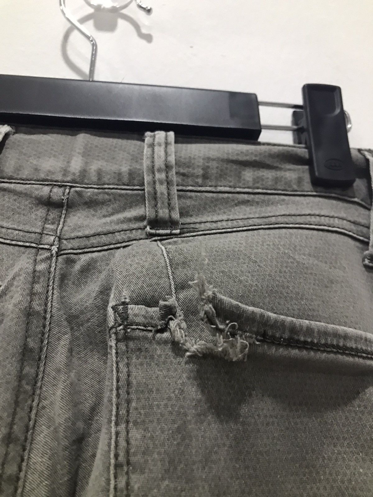 Japanese Brand IZ7250 Faded distressed Cargo Multipocket pants Size US 29 - 17 Thumbnail