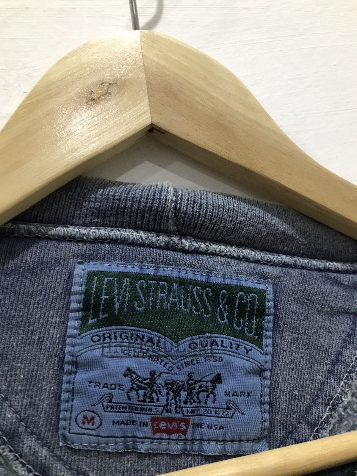 Levi's Vintage Levis crewneck faded Sweatshirt Size US XXL / EU 58 / 5 - 11 Thumbnail