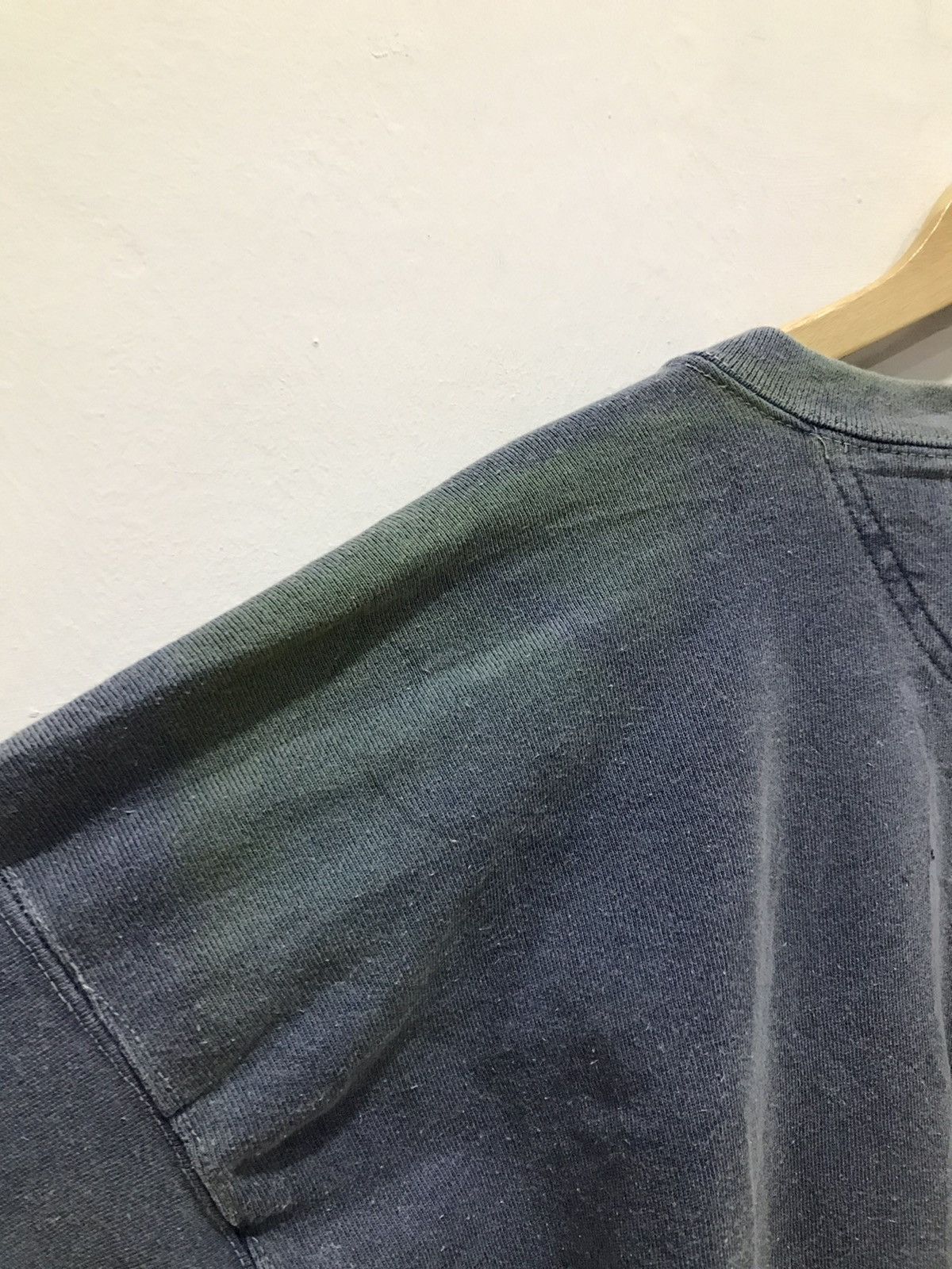 Levi's Vintage Levis crewneck faded Sweatshirt Size US XXL / EU 58 / 5 - 13 Thumbnail