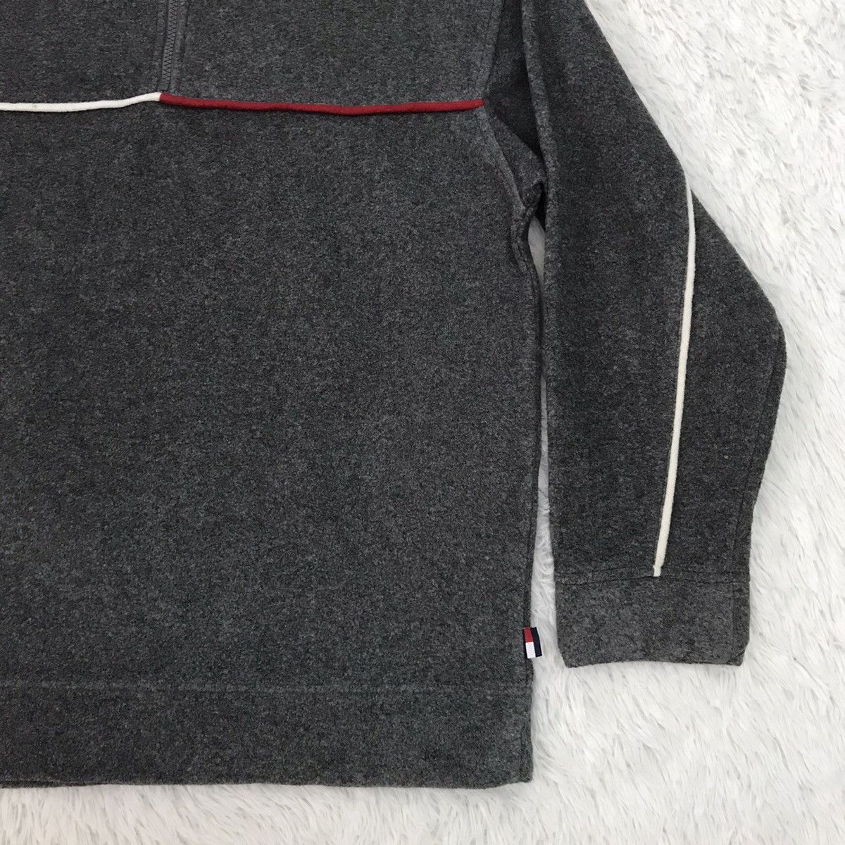 Tommy Hilfiger Tommy Hilfiger Fleece Big Logo On Back Sweater/Sweatshirt Size US L / EU 52-54 / 3 - 4 Thumbnail