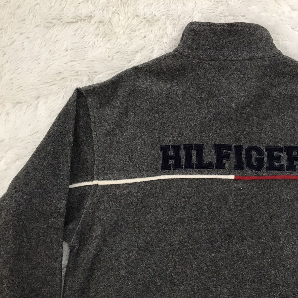 Tommy Hilfiger Tommy Hilfiger Fleece Big Logo On Back Sweater/Sweatshirt Size US L / EU 52-54 / 3 - 7 Thumbnail
