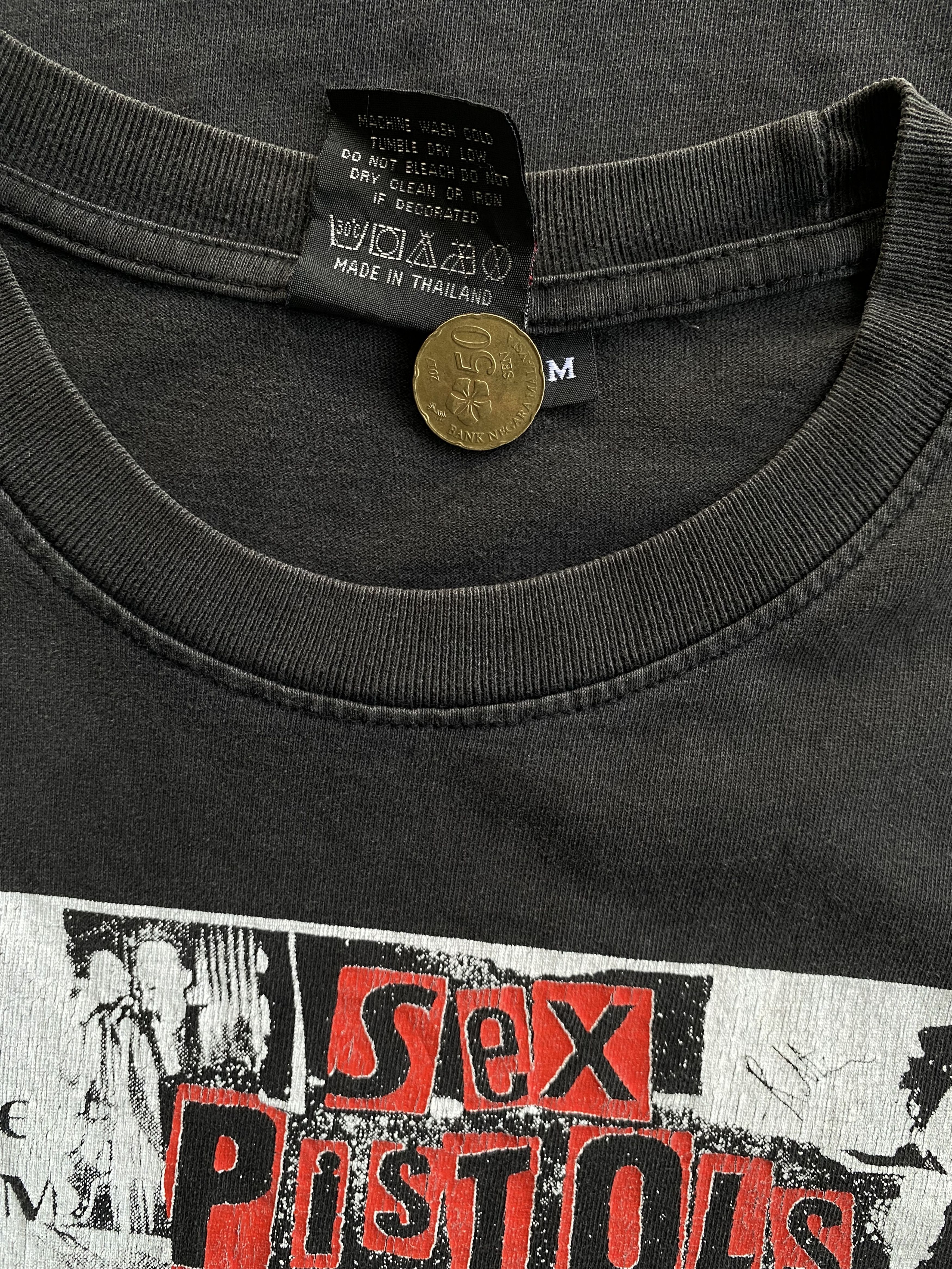 Band Tees 💥SEX PISTOLS English punk rock band UK Knifes Girl shirt Size US M / EU 48-50 / 2 - 4 Thumbnail