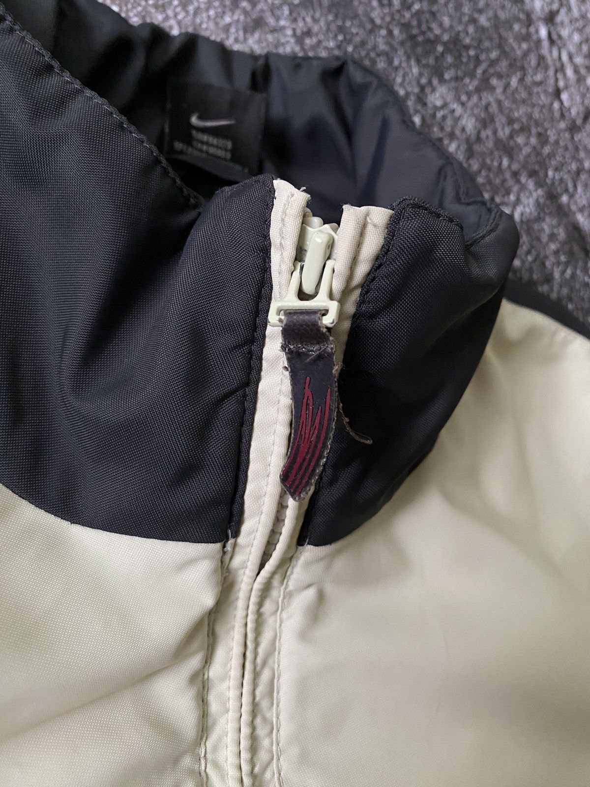 Nike Vintage Nike Y2K Nylon Swoosh Windbreaker Jacket Size US S / EU 44-46 / 1 - 10 Thumbnail