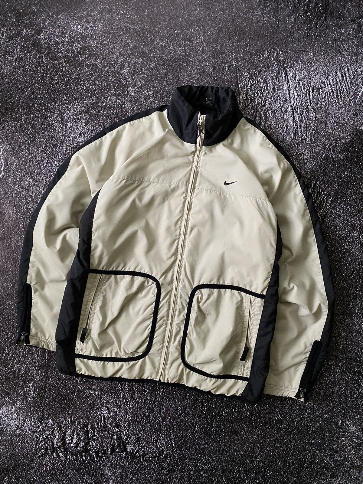 Nike Vintage Nike Y2K Nylon Swoosh Windbreaker Jacket Size US S / EU 44-46 / 1 - 2 Thumbnail