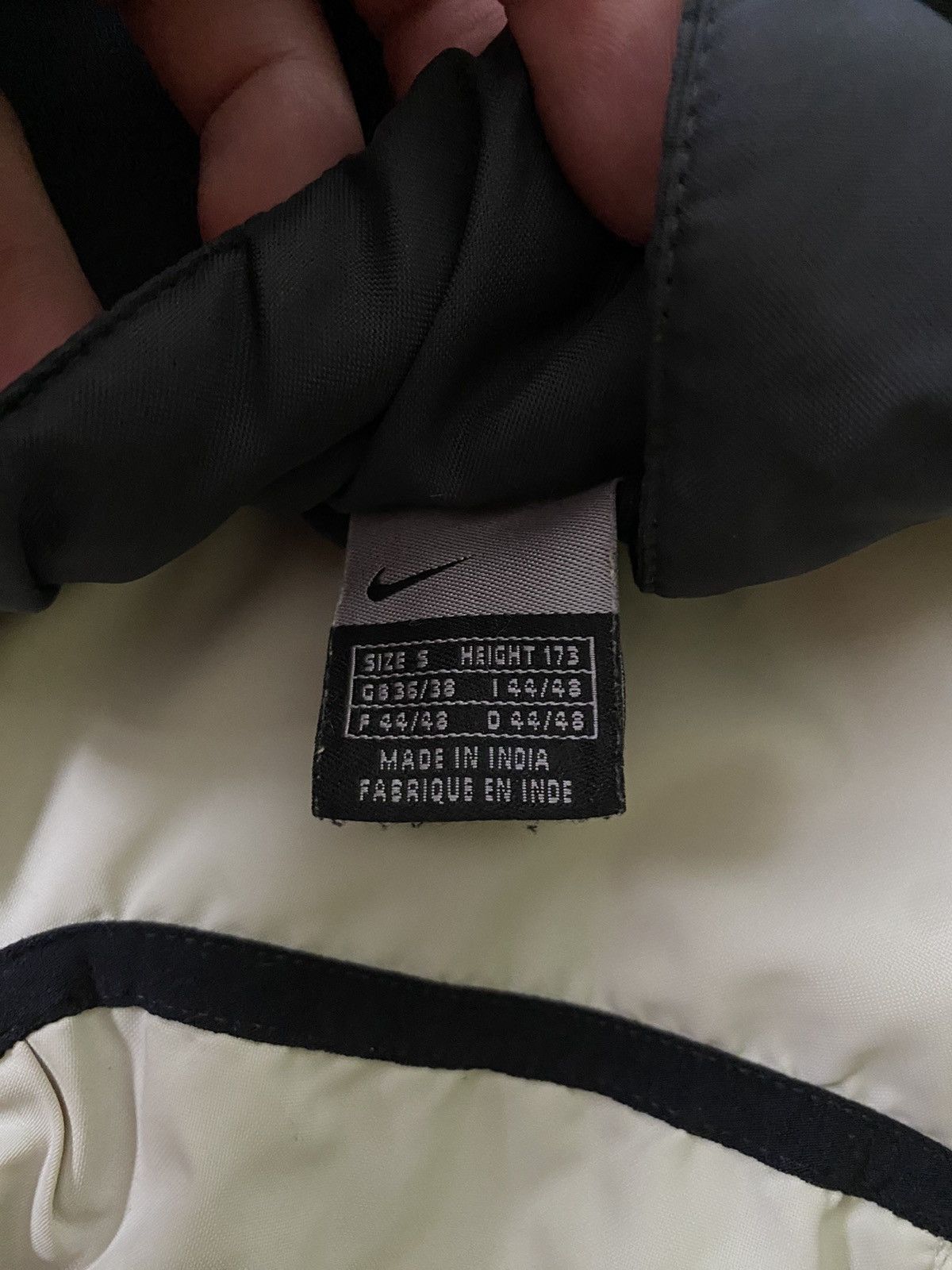 Nike Vintage Nike Y2K Nylon Swoosh Windbreaker Jacket Size US S / EU 44-46 / 1 - 11 Thumbnail