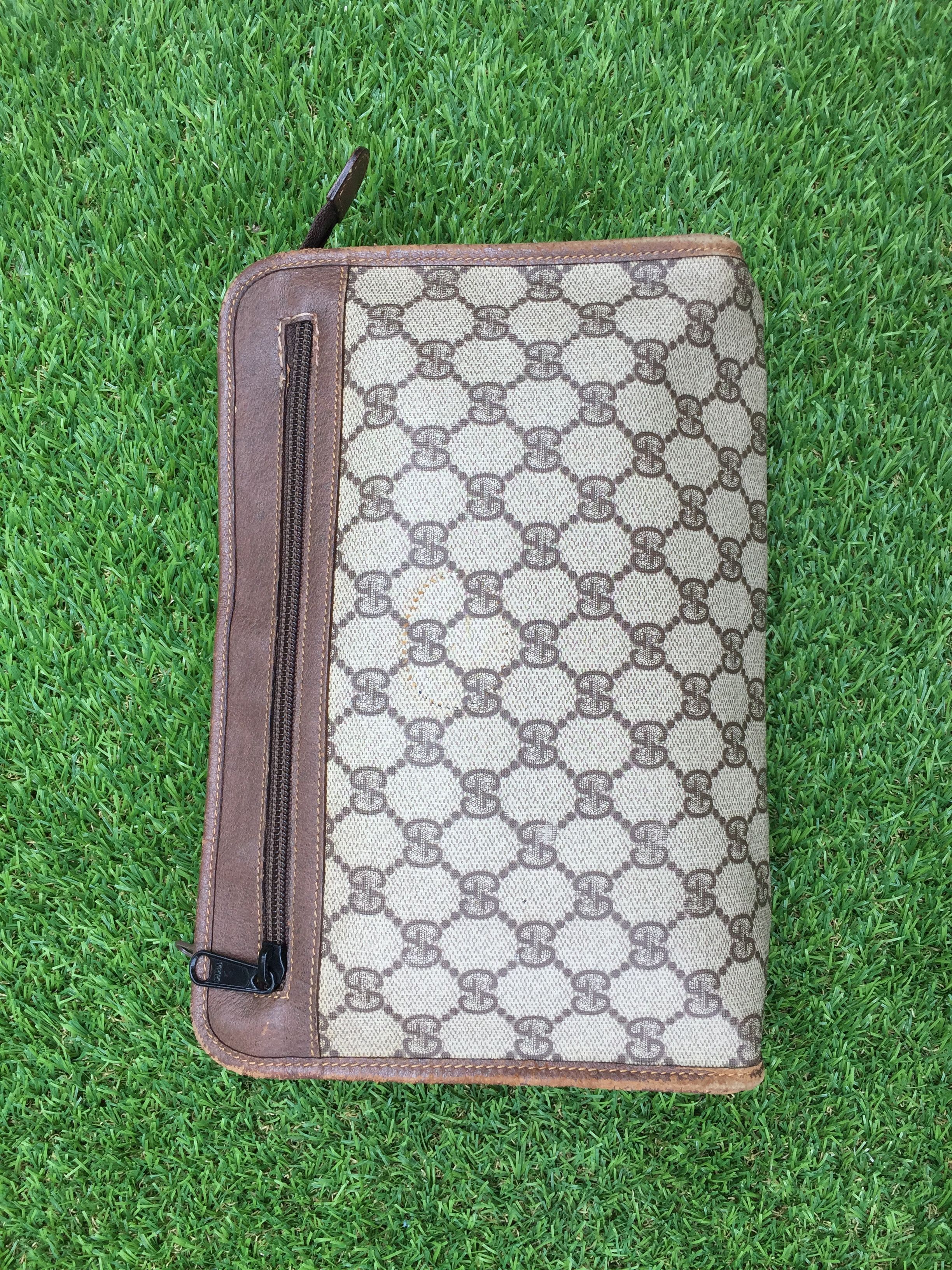Gucci Vintage Authentic Gucci Clutch Bag Size ONE SIZE - 3 Thumbnail