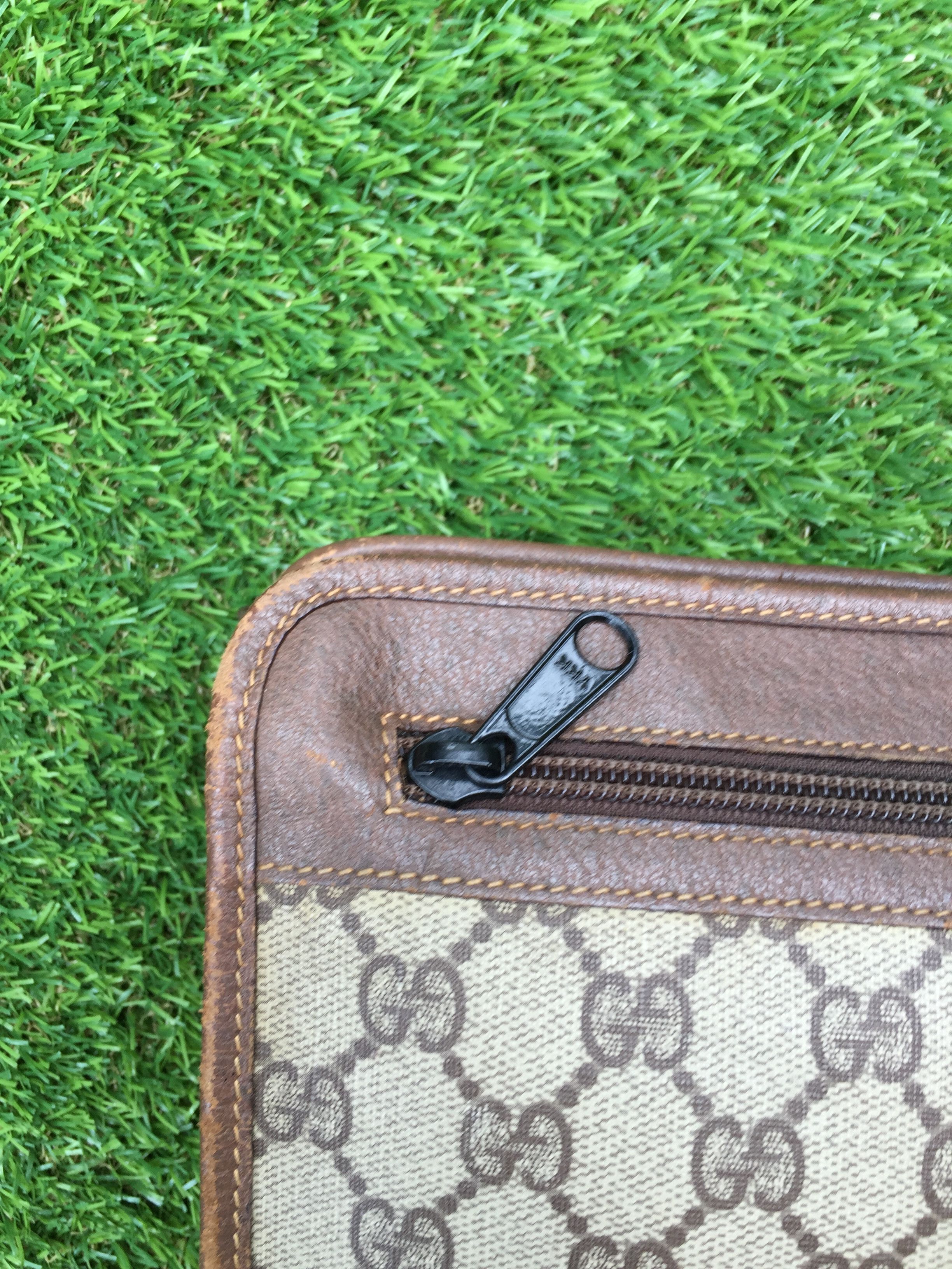 Gucci Vintage Authentic Gucci Clutch Bag Size ONE SIZE - 10 Thumbnail
