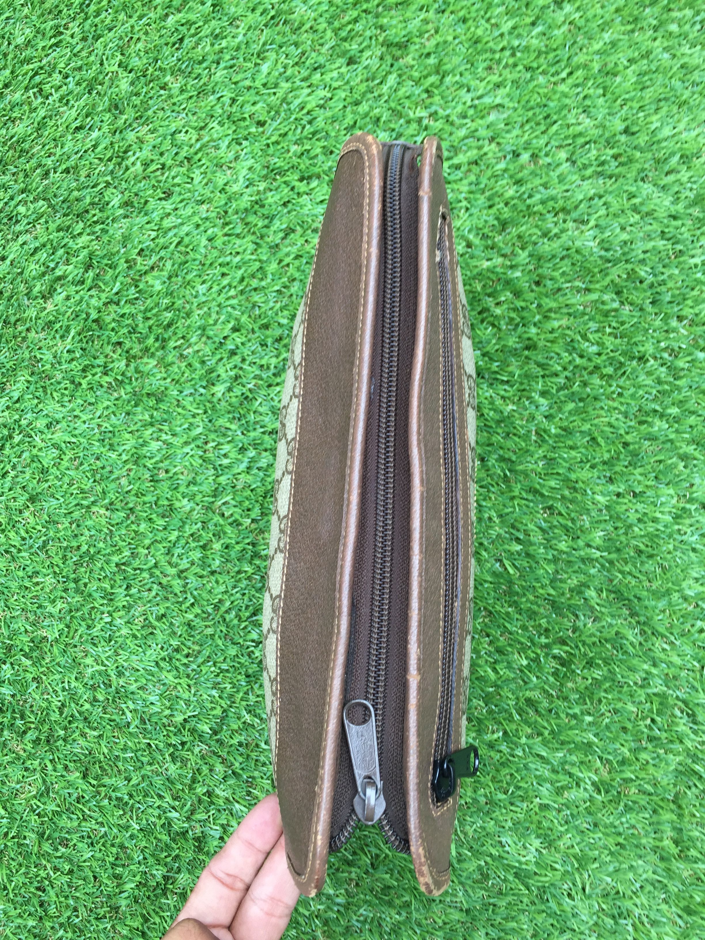 Gucci Vintage Authentic Gucci Clutch Bag Size ONE SIZE - 7 Thumbnail