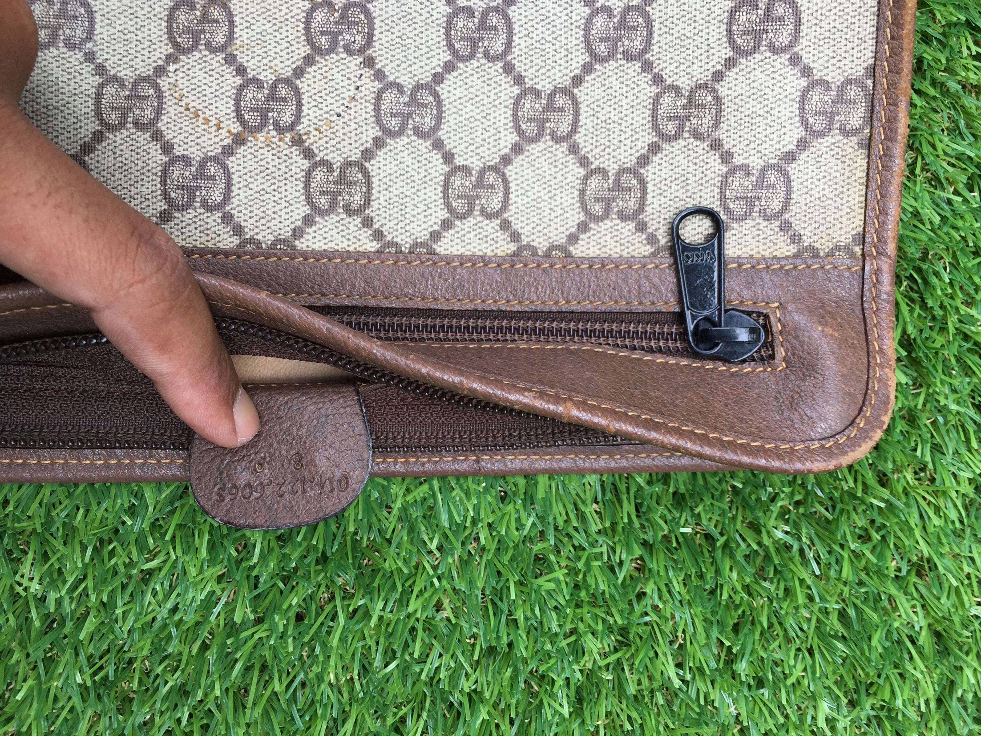 Gucci Vintage Authentic Gucci Clutch Bag Size ONE SIZE - 12 Thumbnail