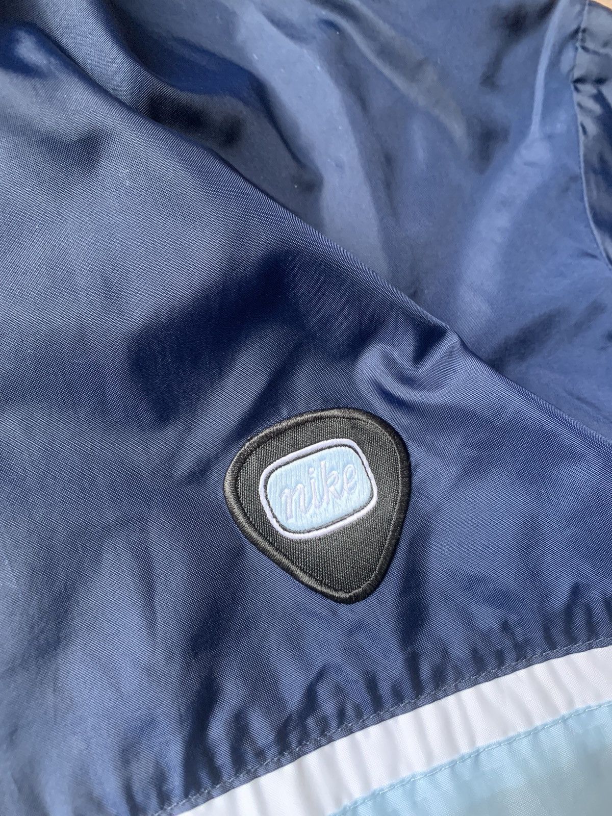 Nike Vintage Nike Navy/Baby Blue Full Zip Nylon Jacket Size US L / EU 52-54 / 3 - 3 Thumbnail