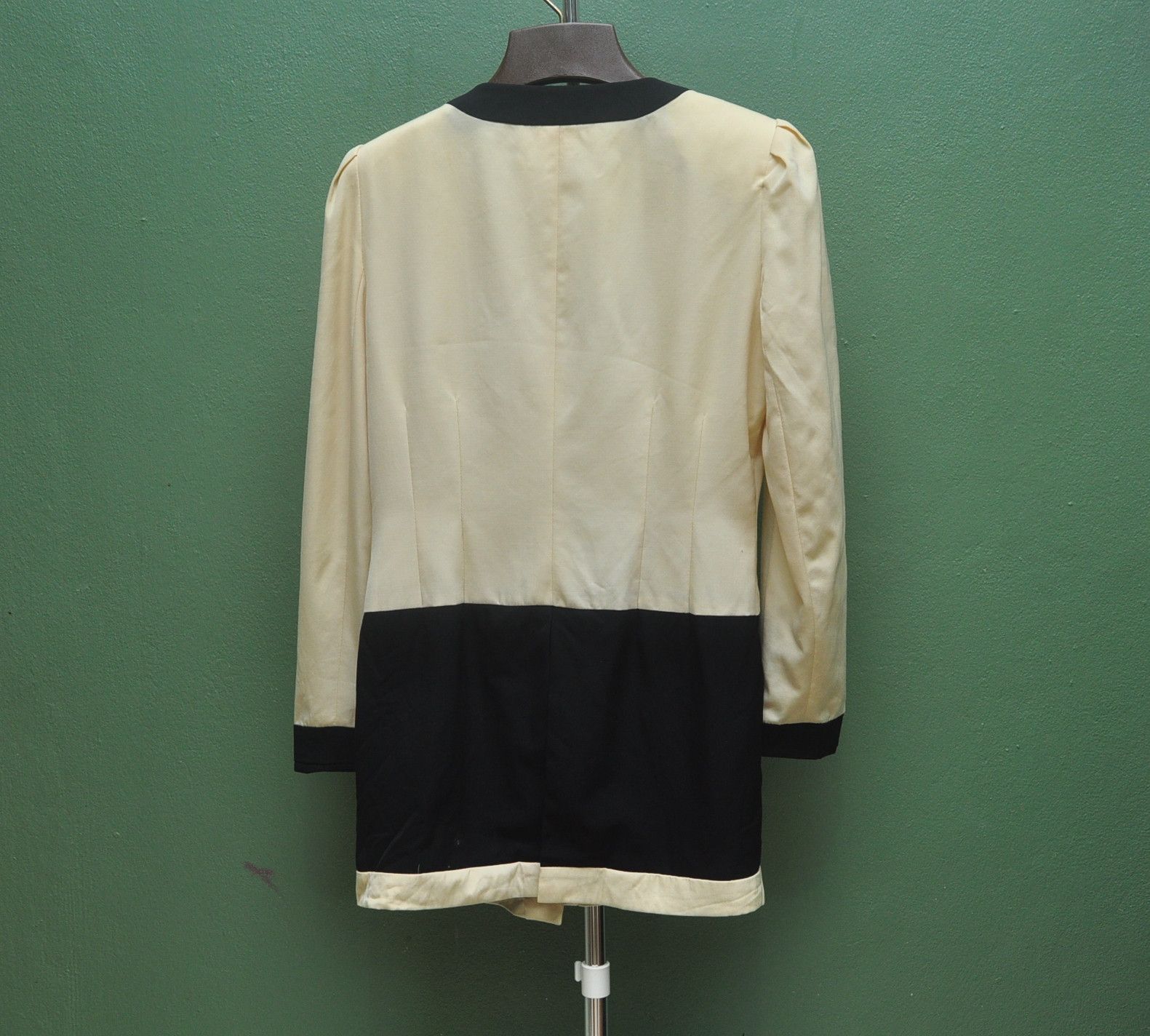 Designer × Japanese Brand × Vintage Vintage Madonna Jacket Designer Fashion style Size M / US 6-8 / IT 42-44 - 2 Thumbnail