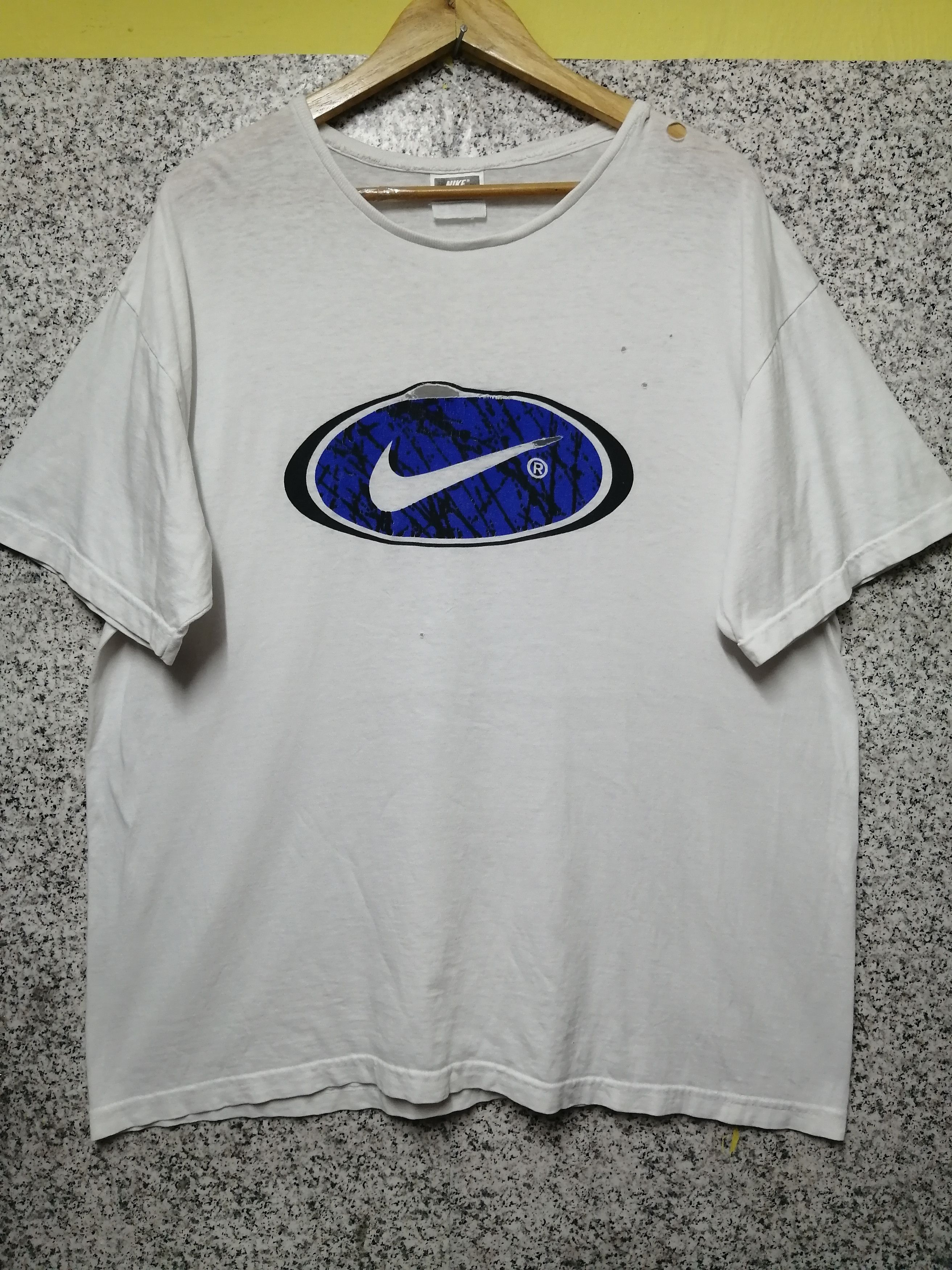 Vintage Thrashed Sun Faded Nike Shirt Distressed Grunge Band Size US L / EU 52-54 / 3 - 1 Thumbnail