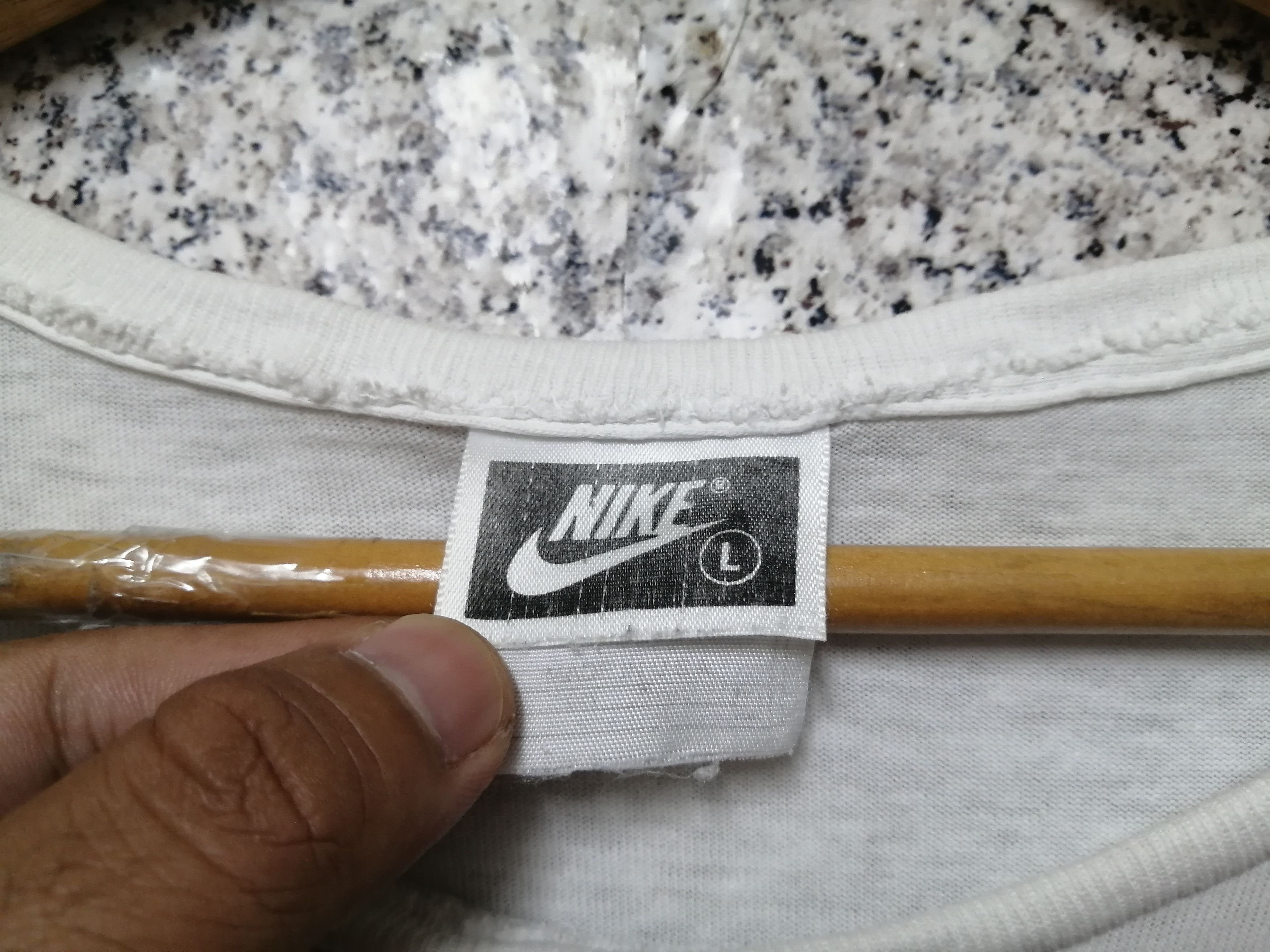 Vintage Thrashed Sun Faded Nike Shirt Distressed Grunge Band Size US L / EU 52-54 / 3 - 4 Thumbnail