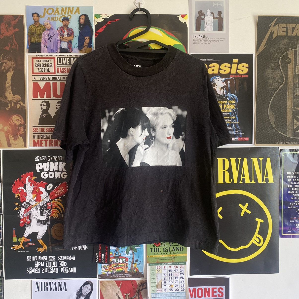 Uniqlo Vintage Uniqlo x The Devil Wears Prada Size US M / EU 48-50 / 2 - 1 Thumbnail