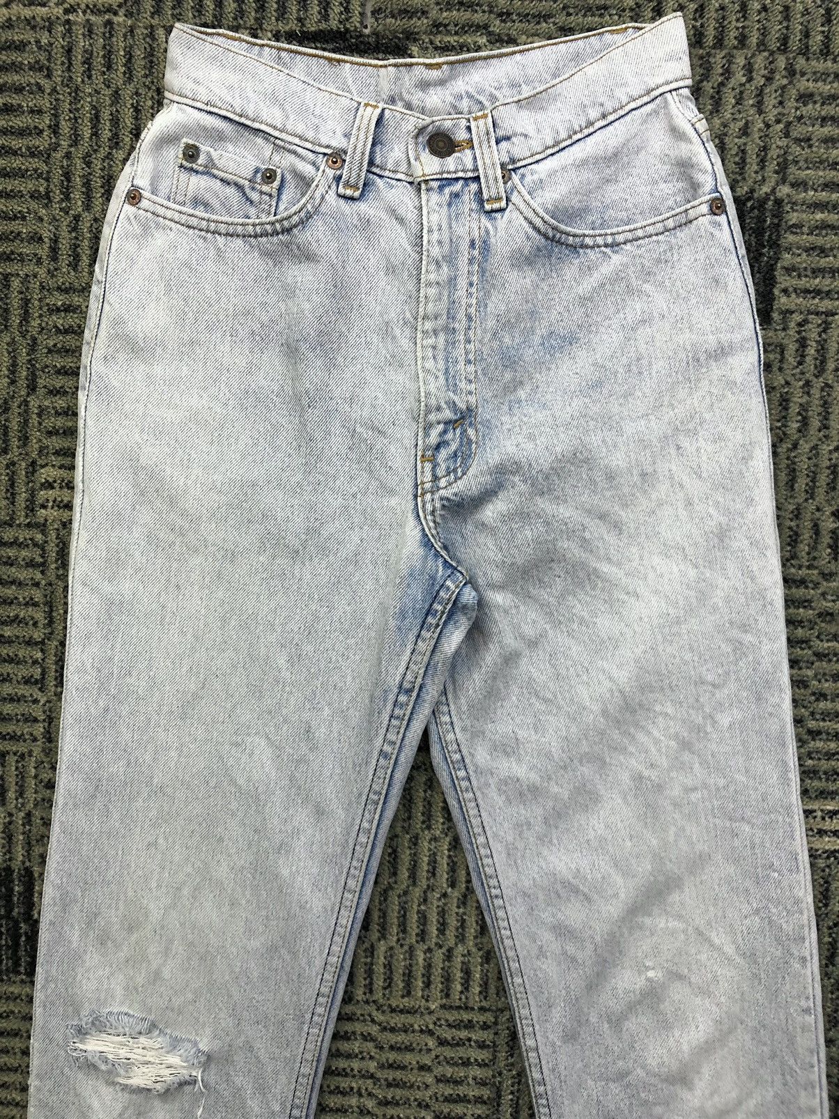 Levi's Vintage Levis 510 Light Wash Distressed Jeans Size 25" / US 0 / IT 36 - 3 Thumbnail