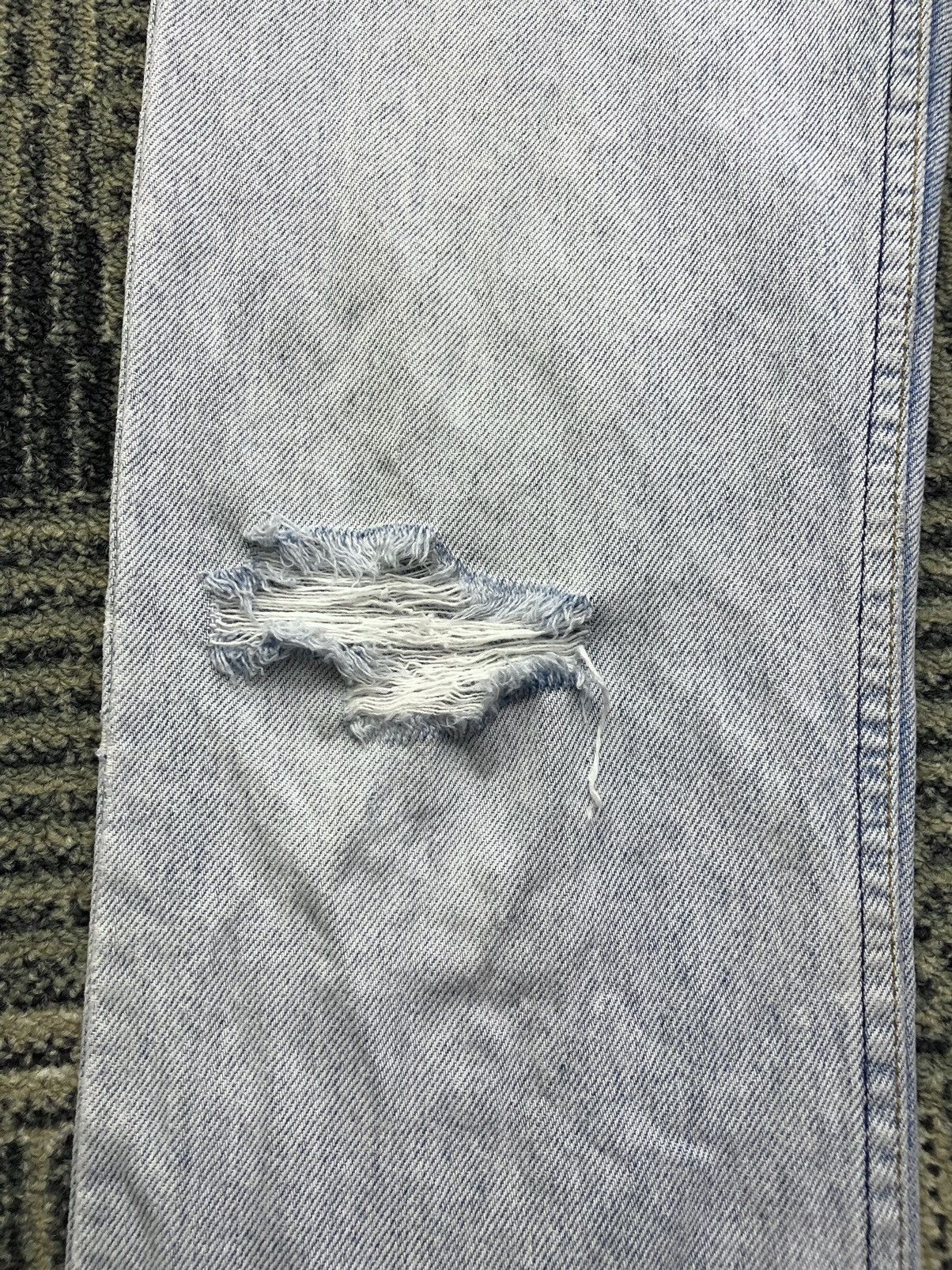 Levi's Vintage Levis 510 Light Wash Distressed Jeans Size 25" / US 0 / IT 36 - 8 Thumbnail