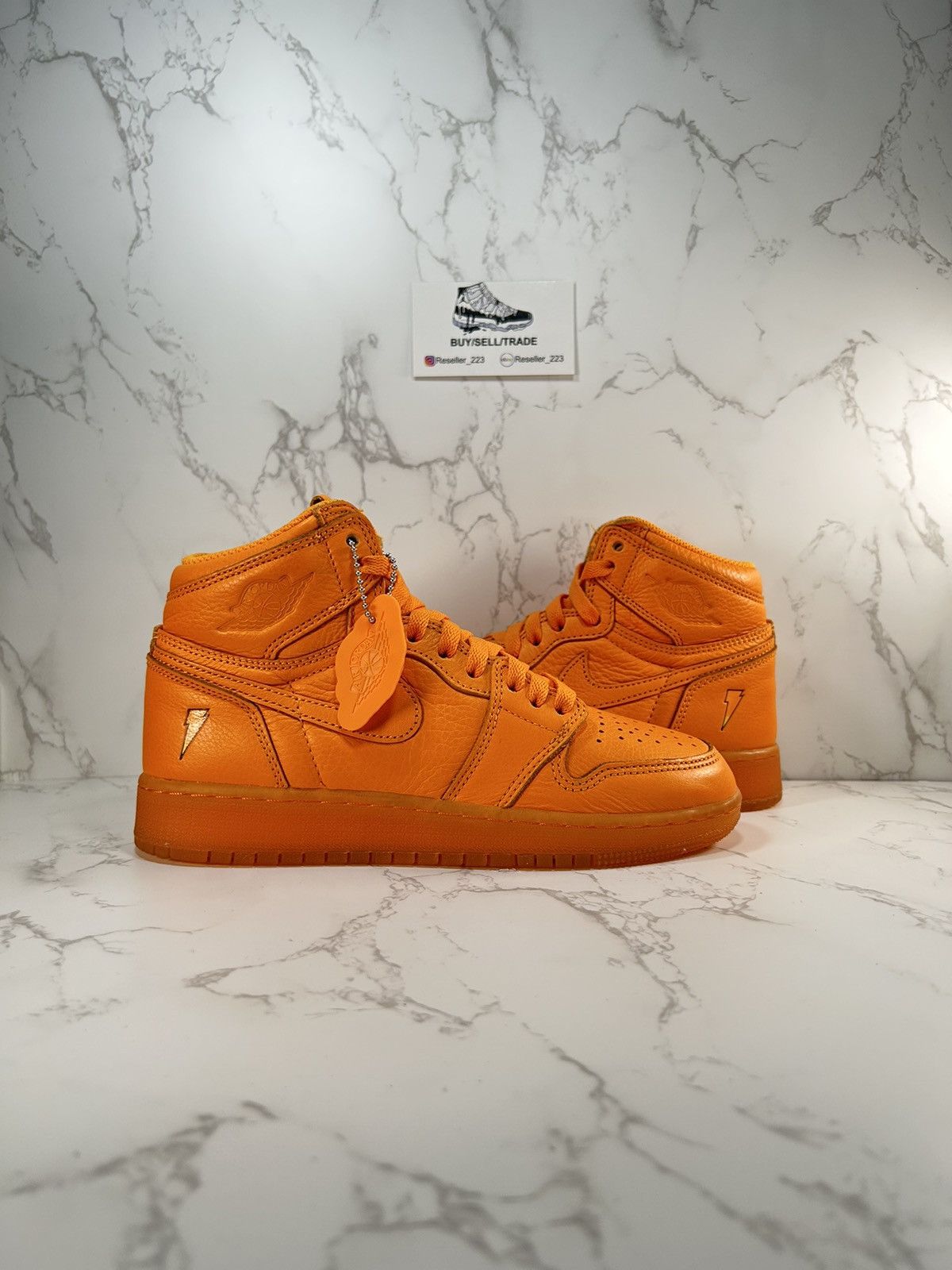 Jordan Brand Jordan 1 High Gatorade Orange Gs Size US 5 / EU 37 - 1 Thumbnail