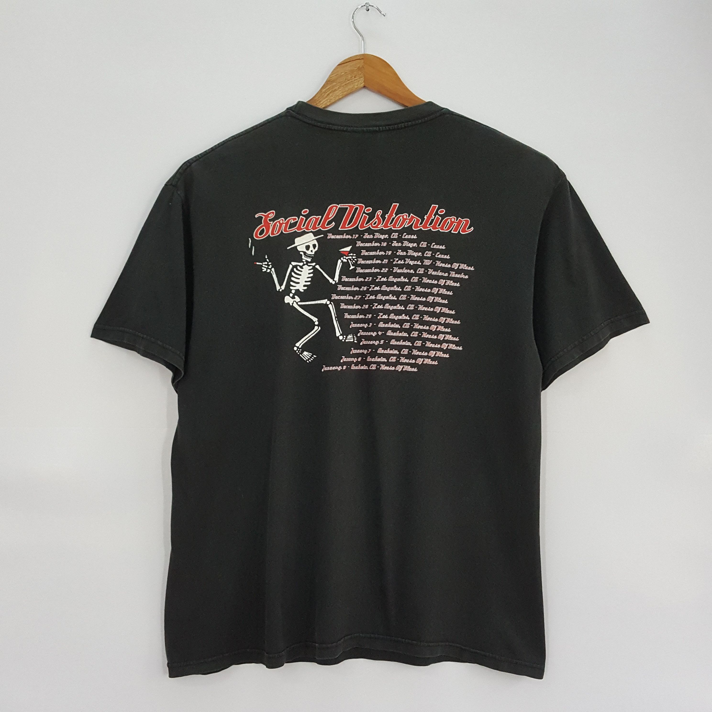 Band Tees × Vintage Vintage Social Distortion Punk Band nice design t-shirt Size US L / EU 52-54 / 3 - 5 Thumbnail