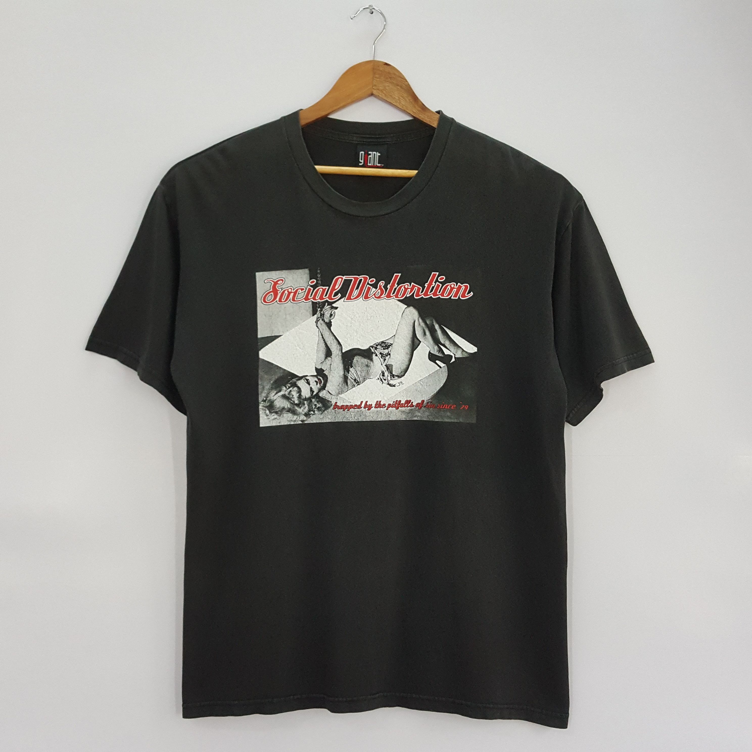 Band Tees × Vintage Vintage Social Distortion Punk Band nice design t-shirt Size US L / EU 52-54 / 3 - 1 Thumbnail