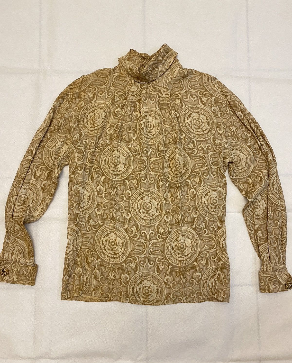 Valentino 🔥🔥💰💰RARE Vintage valentino silk turtleneck fullprint Size L / US 10 / IT 46 - 1 Thumbnail