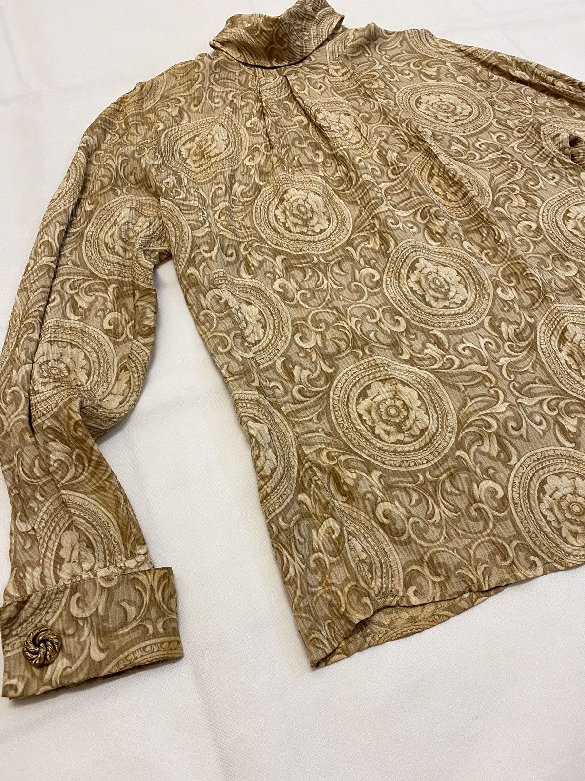 Valentino 🔥🔥💰💰RARE Vintage valentino silk turtleneck fullprint Size L / US 10 / IT 46 - 3 Thumbnail