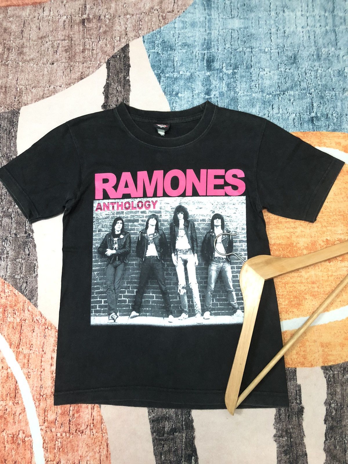image of Band Tees x Rock T Shirt Vintage Y2K Ramones Hey! Ho! Lets Go Anthology Cover Album in Black (Size 