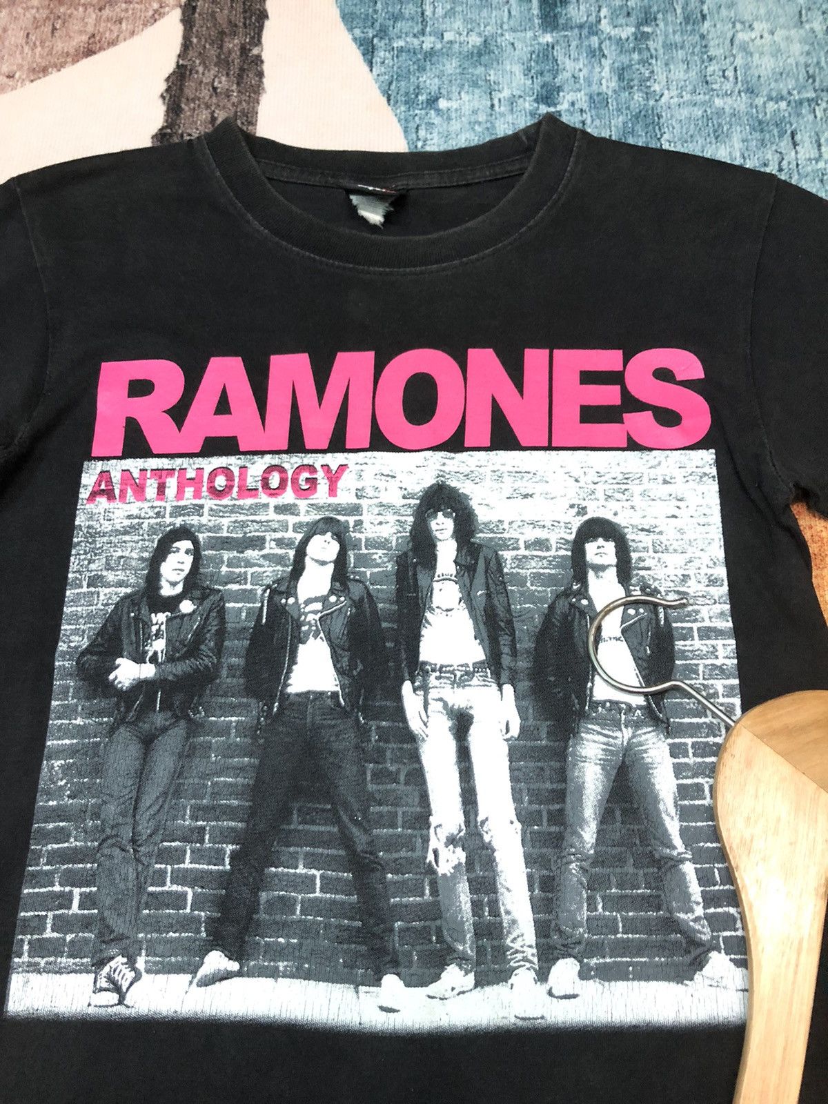 Band Tees × Vintage VINTAGE Y2K RAMONES HEY! HO! LETS GO ANTHOLOGY COVER ALBUM Size US XS / EU 42 / 0 - 2 Thumbnail