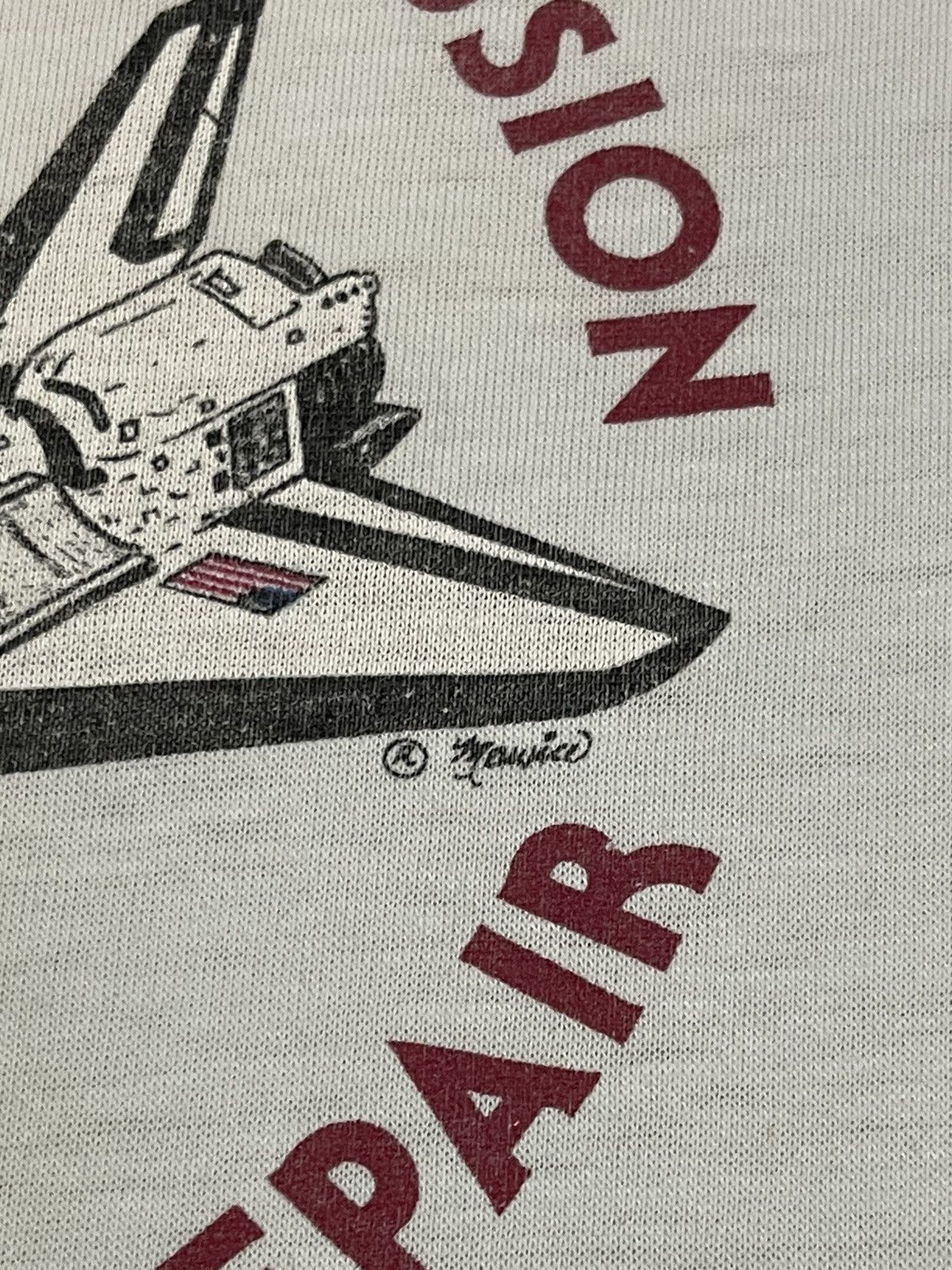 Vintage Vintage NASA Solar Maximum Mission "First In-Orbit Repair" Size US L / EU 52-54 / 3 - 7 Thumbnail